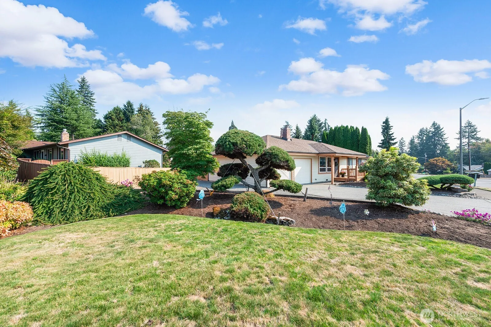 Property photo for 244 Vashon Avenue Se, Renton photo 2
