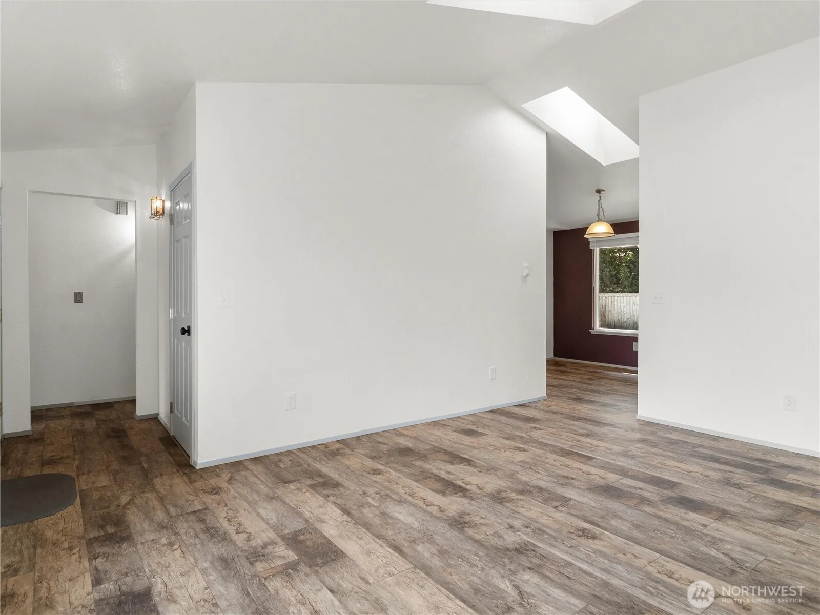 Property photo for 16008 Winchester Drive E, Tacoma photo 5