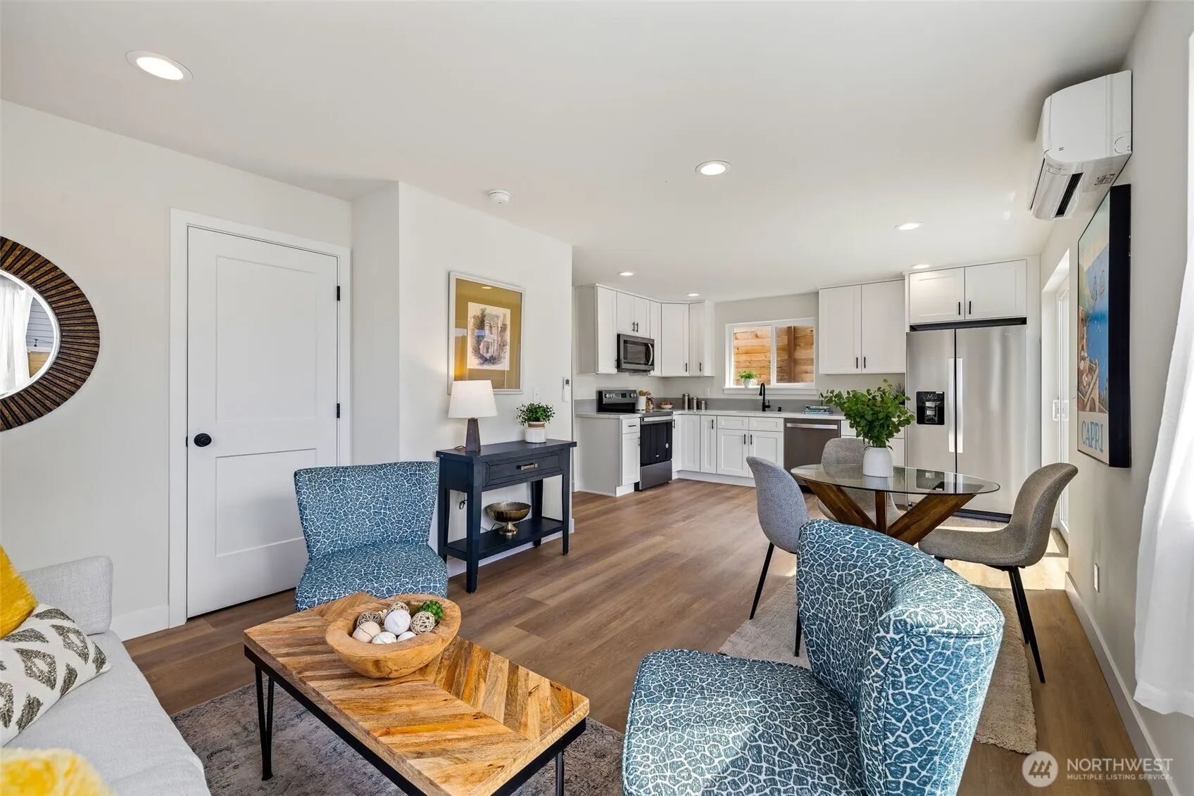 Property photo for 1040 S Director Street #b, Seattle photo 4