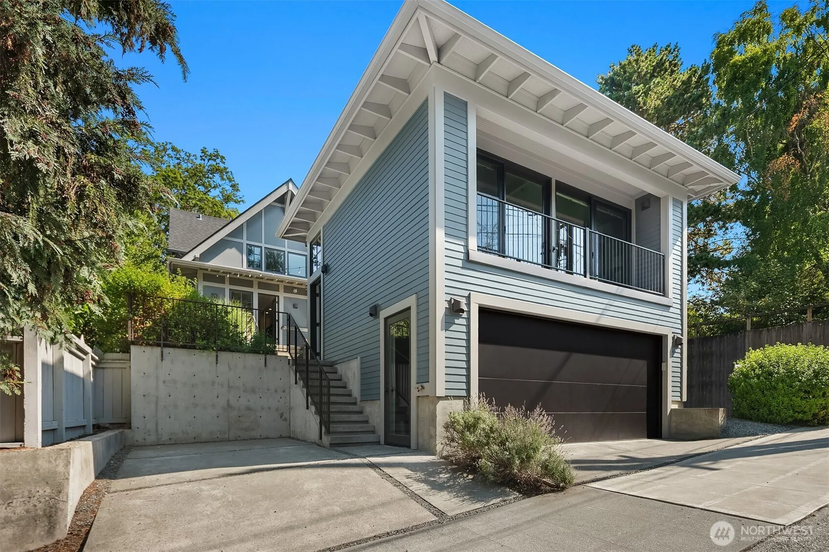 Property photo for 2561 10th Avenue W, Seattle