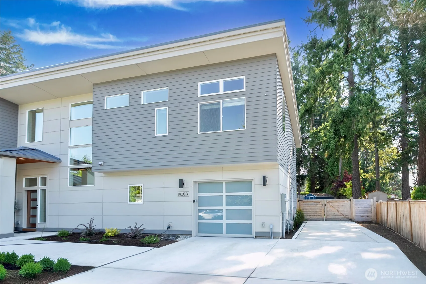 Property photo for 14203 Se 37th Street, Bellevue photo 2
