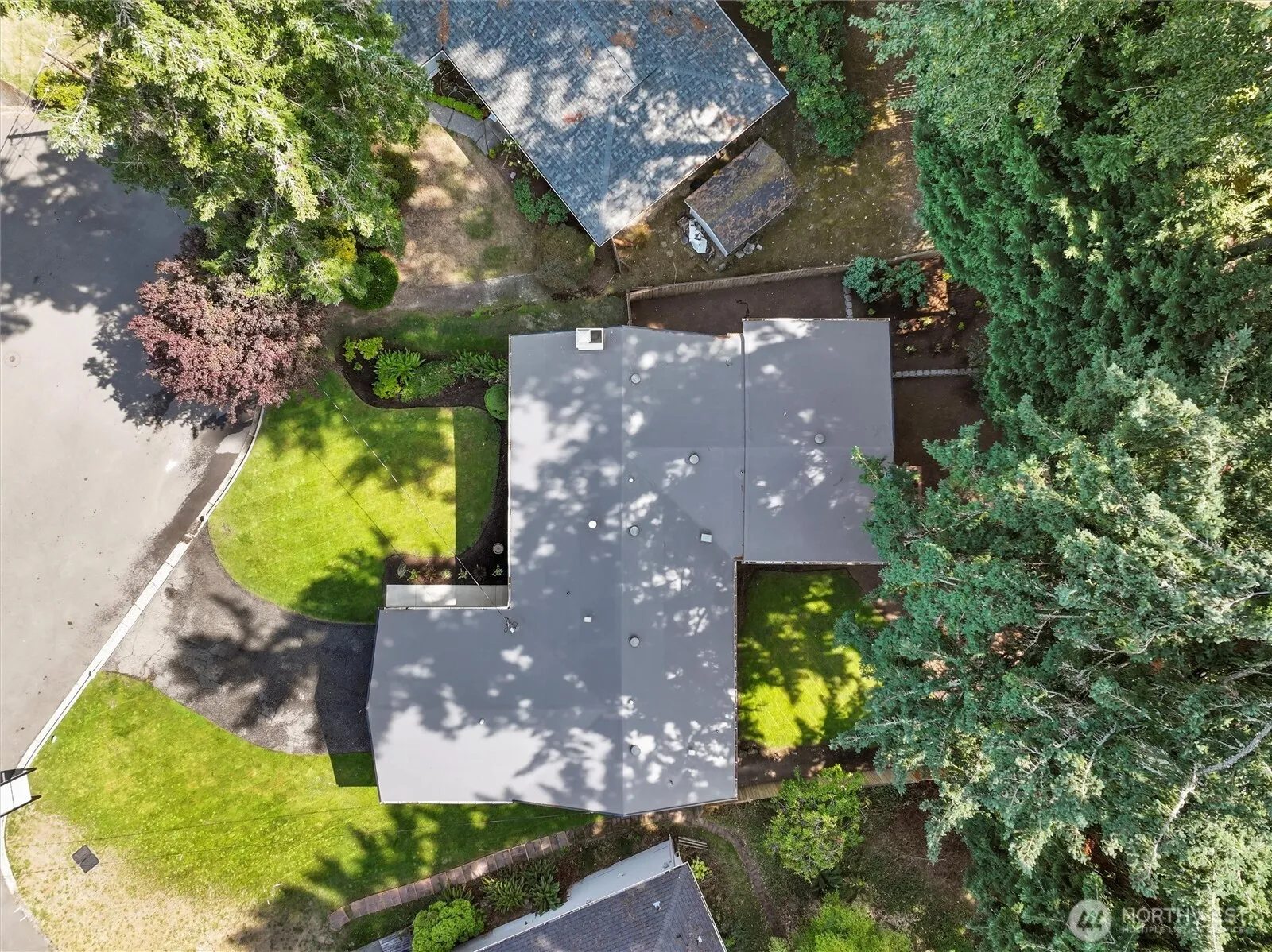 Property photo for 16551 Ne 27th Street, Bellevue photo 3