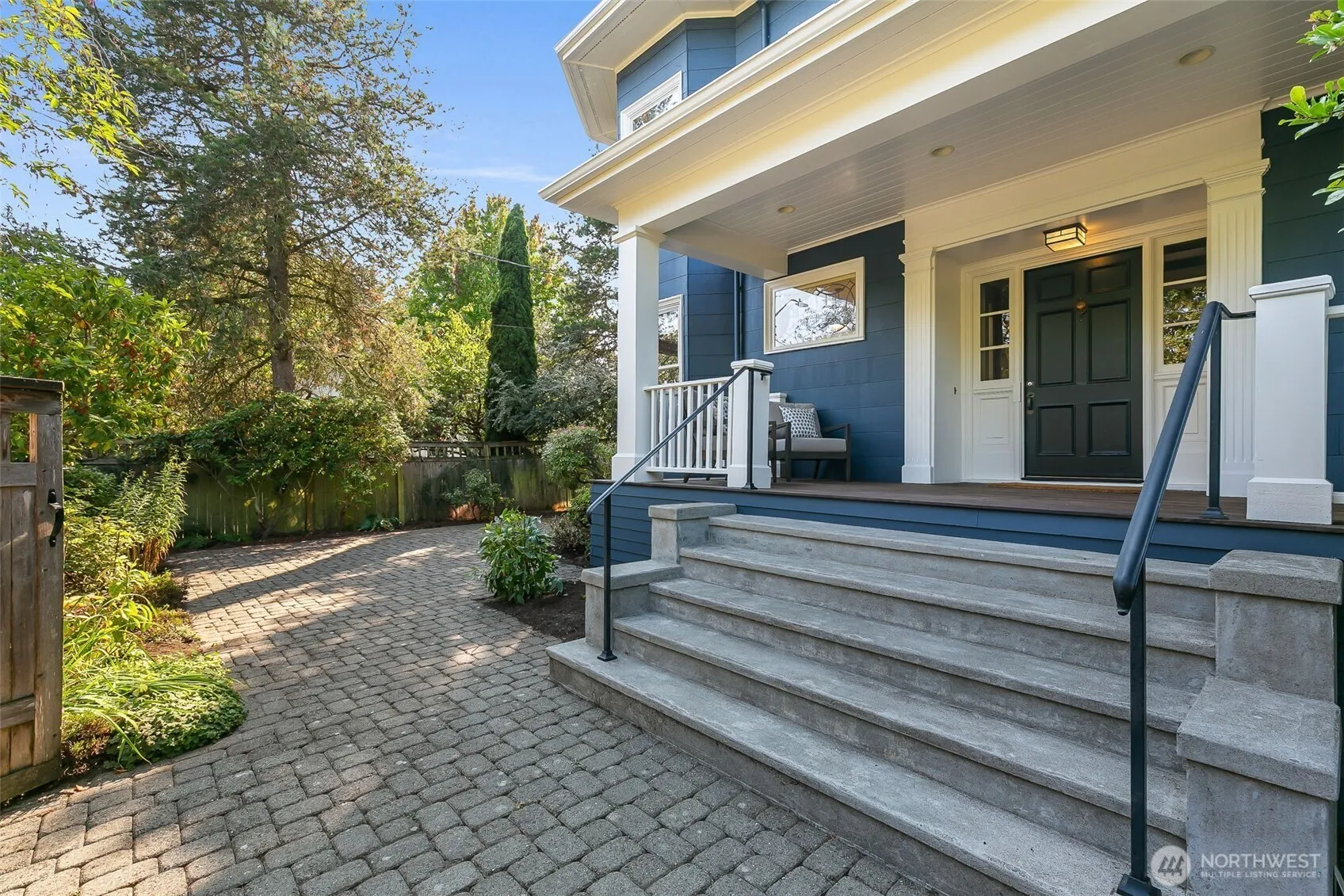 Property photo for 803 15th Avenue E, Seattle photo 4