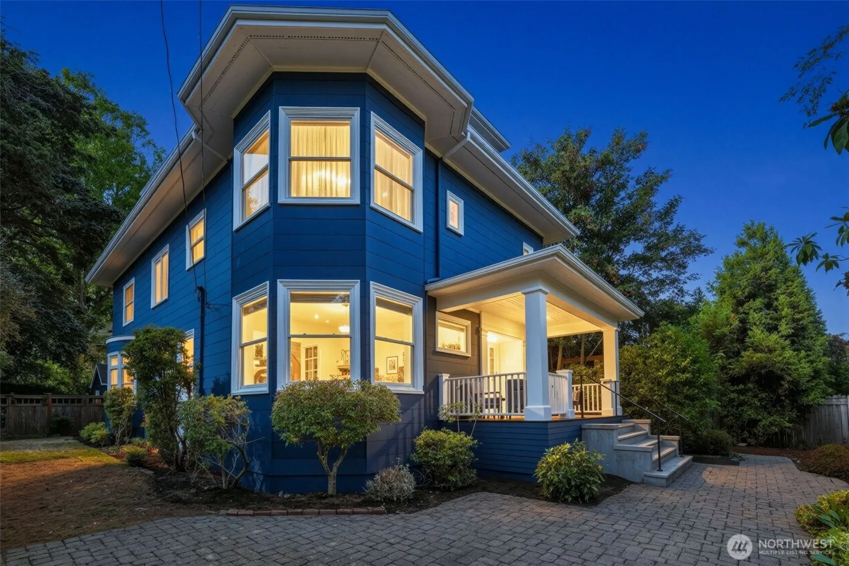Property photo for 803 15th Avenue E, Seattle photo 2