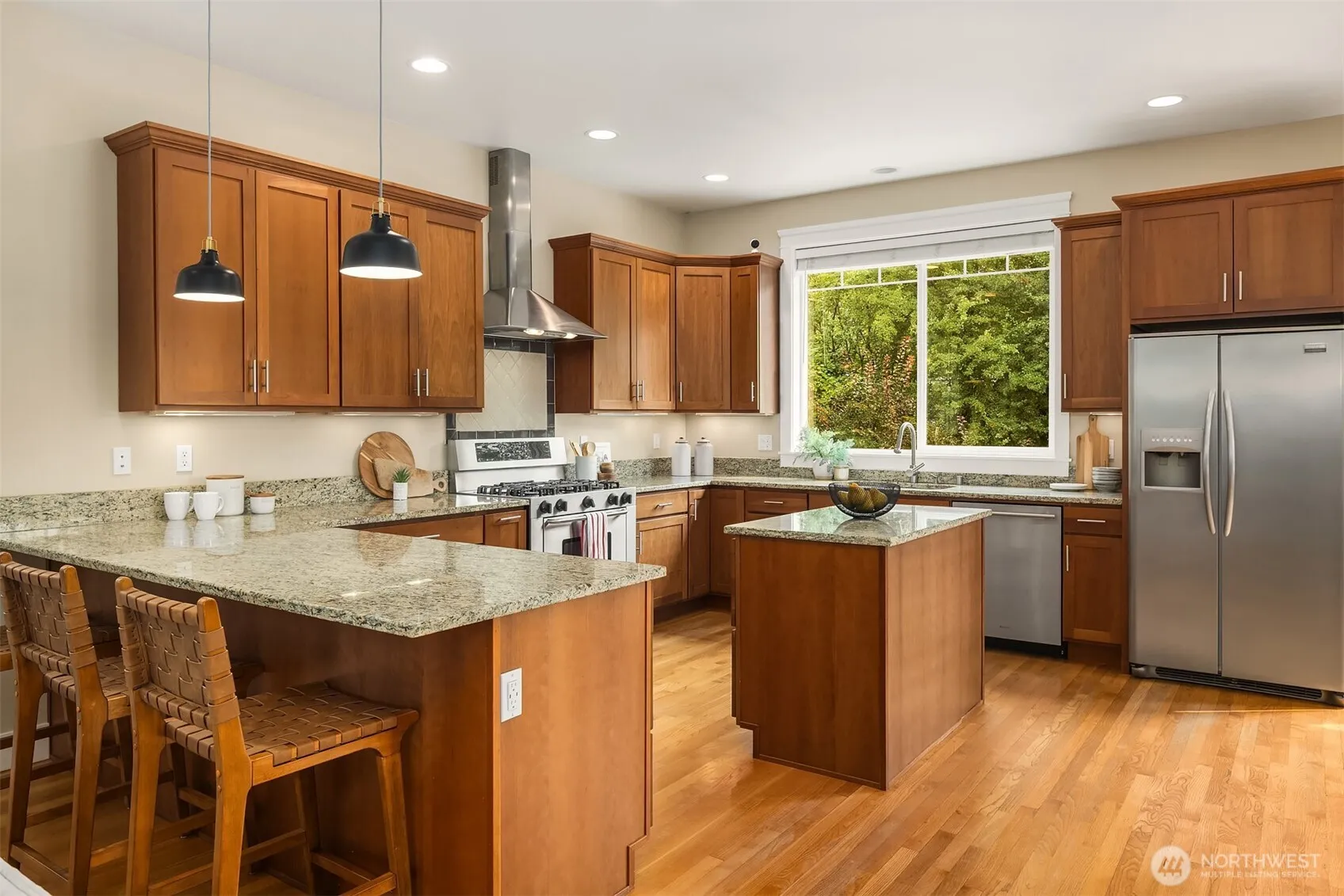 Property photo for 10334 46th Avenue Ne, Seattle photo 5