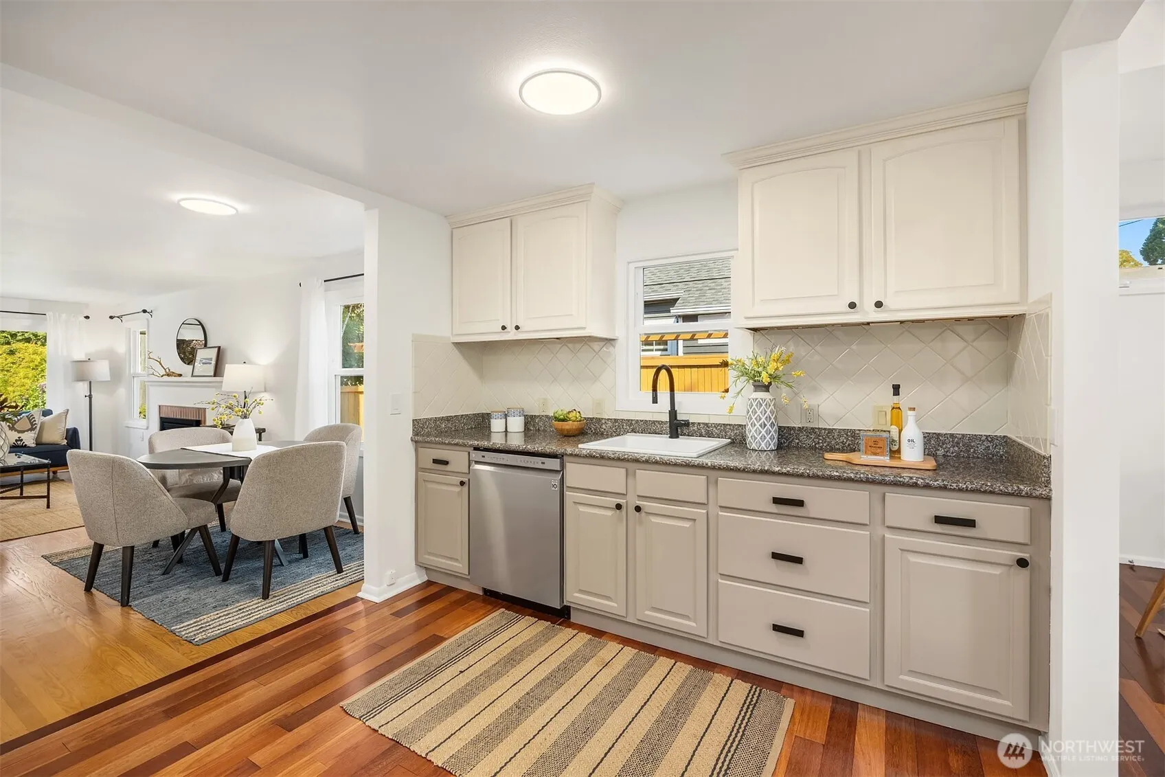 Property photo for 7054 38th Avenue Ne, Seattle photo 5