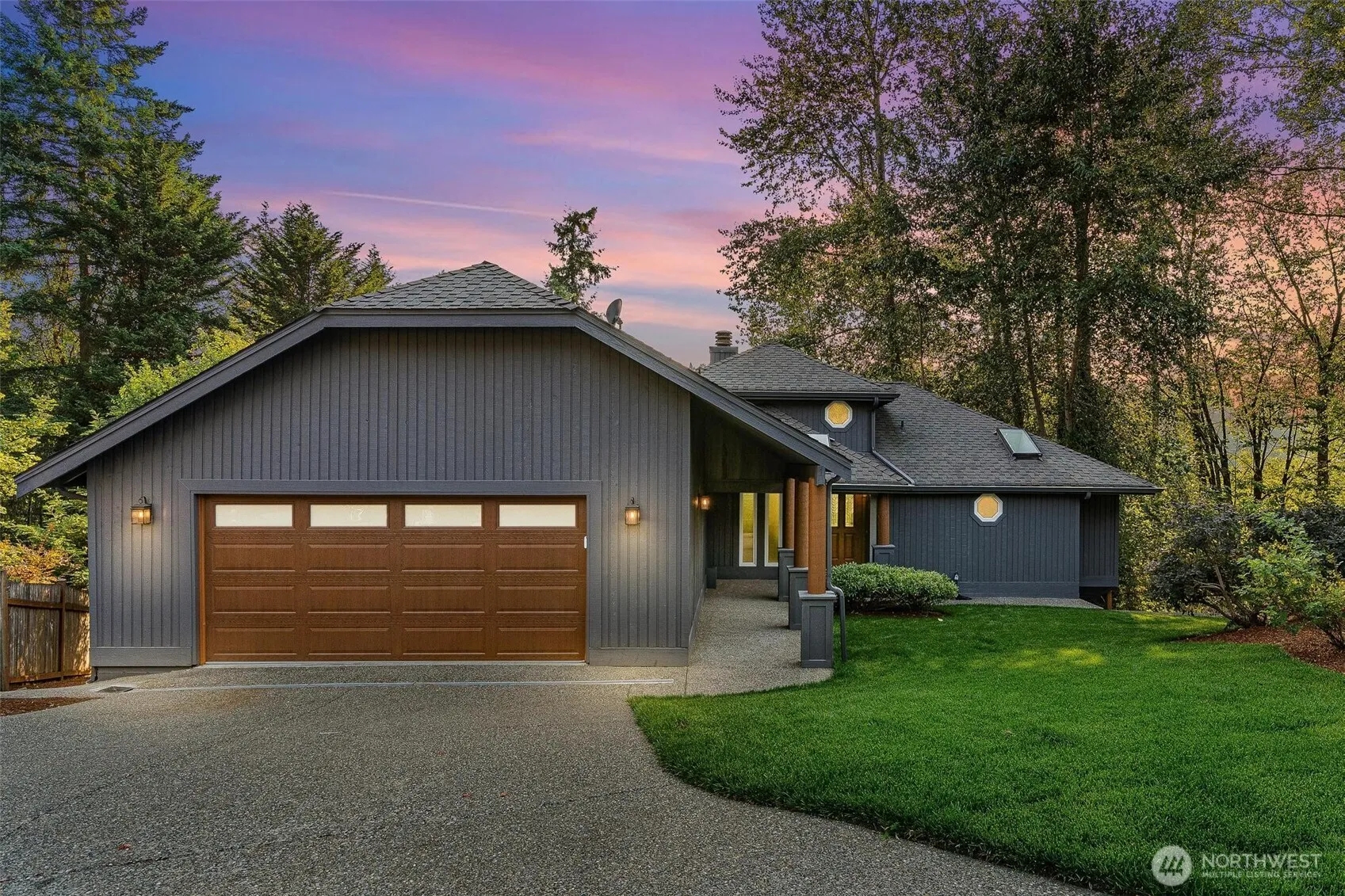 Property photo for 13206 Se 51st Place, Bellevue