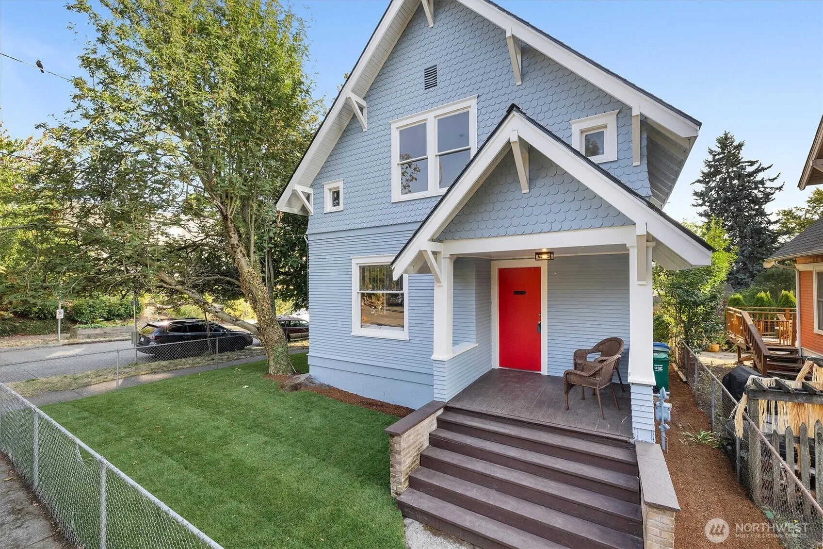 Property photo for 1621 N 39th Street, Seattle photo 2