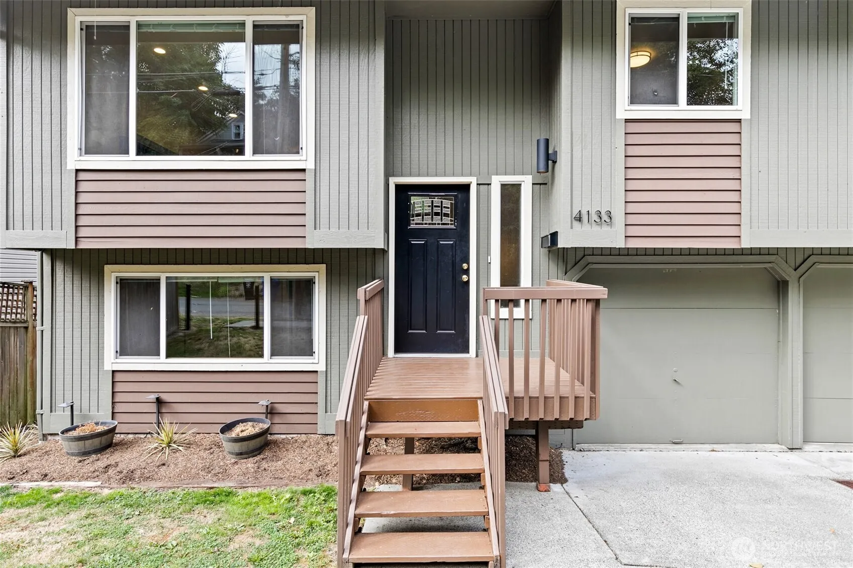 Property photo for 4133 23rd Avenue Sw, Seattle photo 2