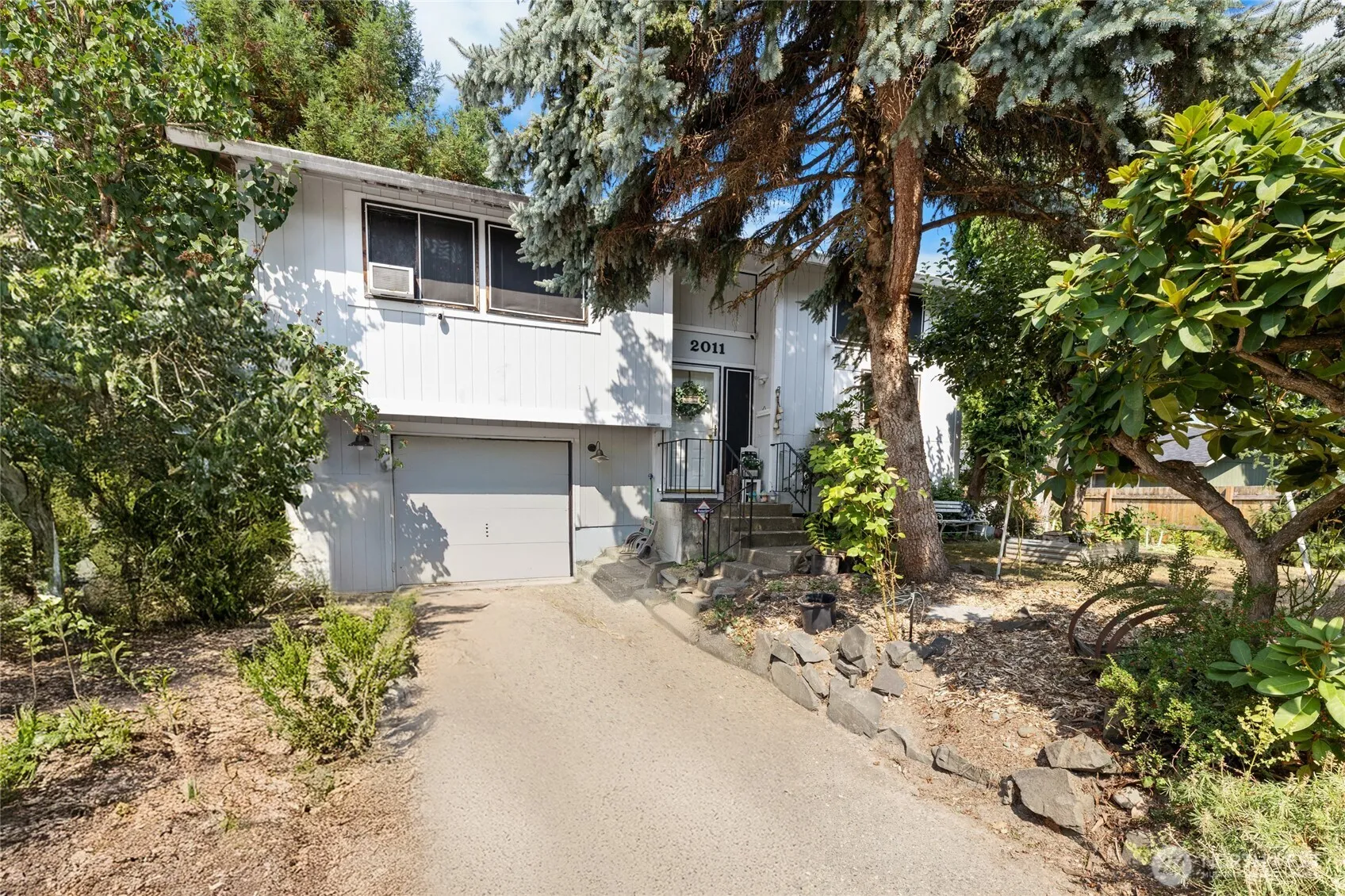 Property photo for 2011 25th Avenue Se, Puyallup