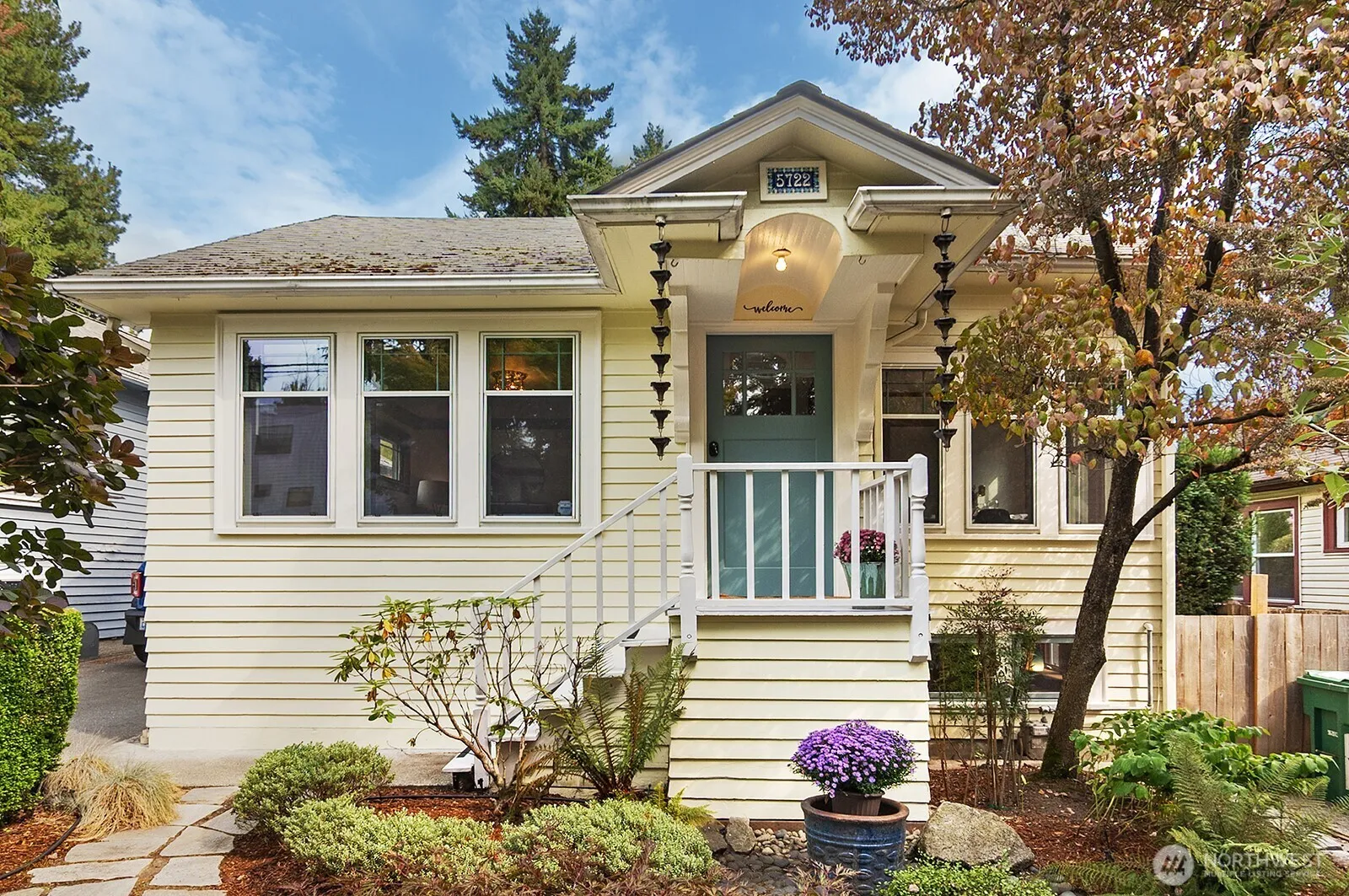 Property photo for 5722 25th Avenue Ne, Seattle
