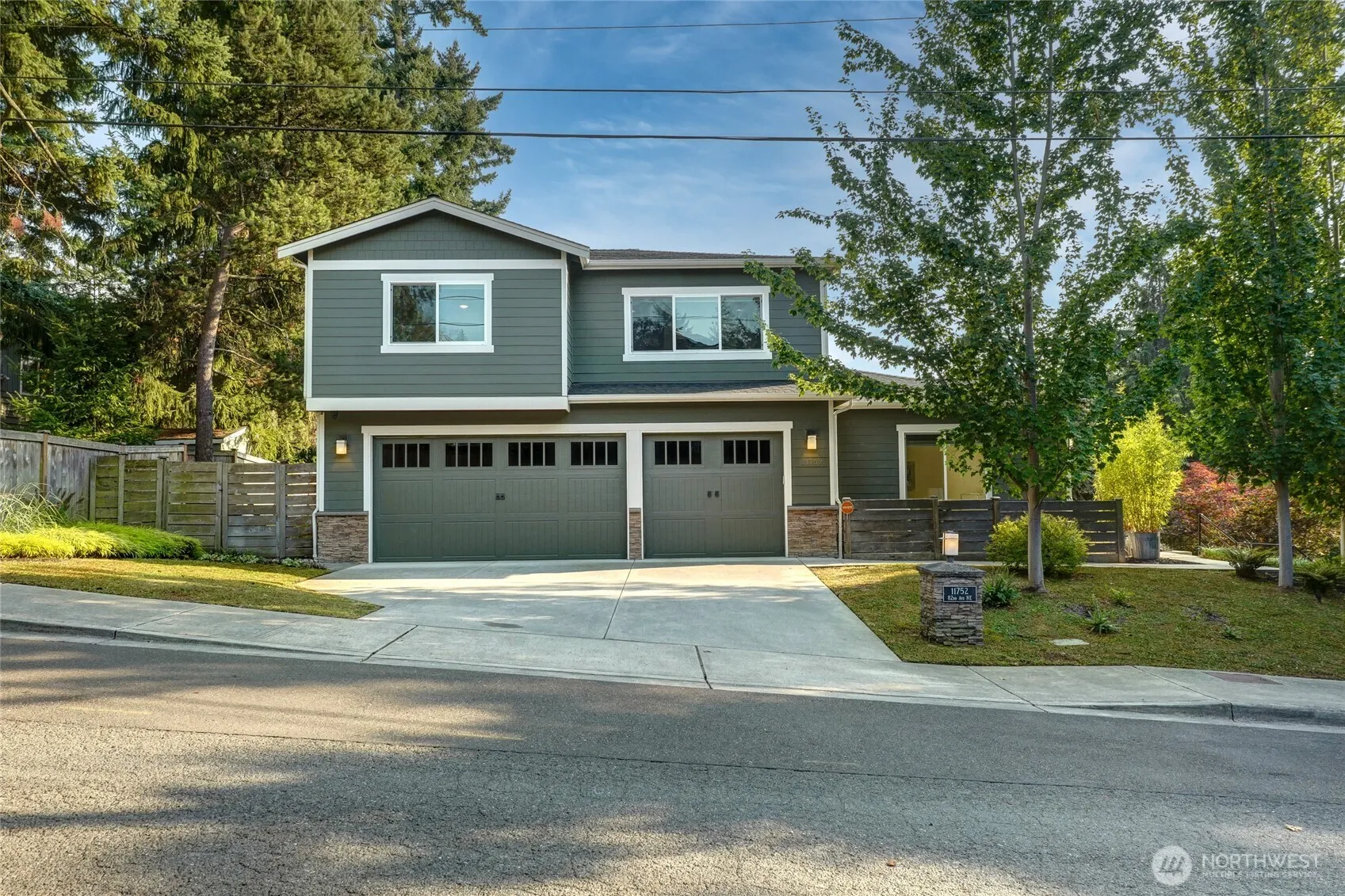 Property photo for 11752 82nd Avenue Ne, Kirkland photo 2