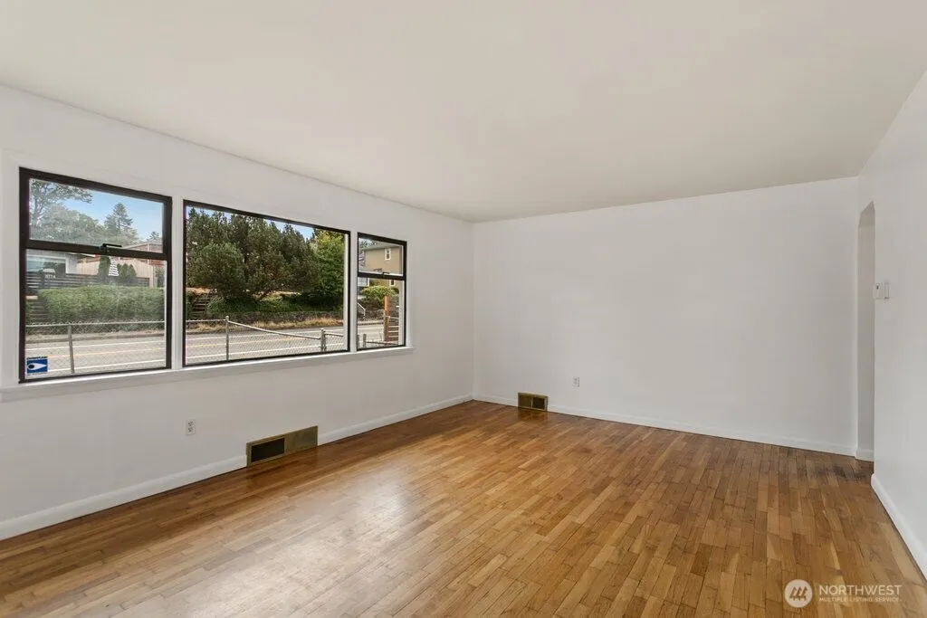 Property photo for 8117 16th Avenue Sw, Seattle photo 3