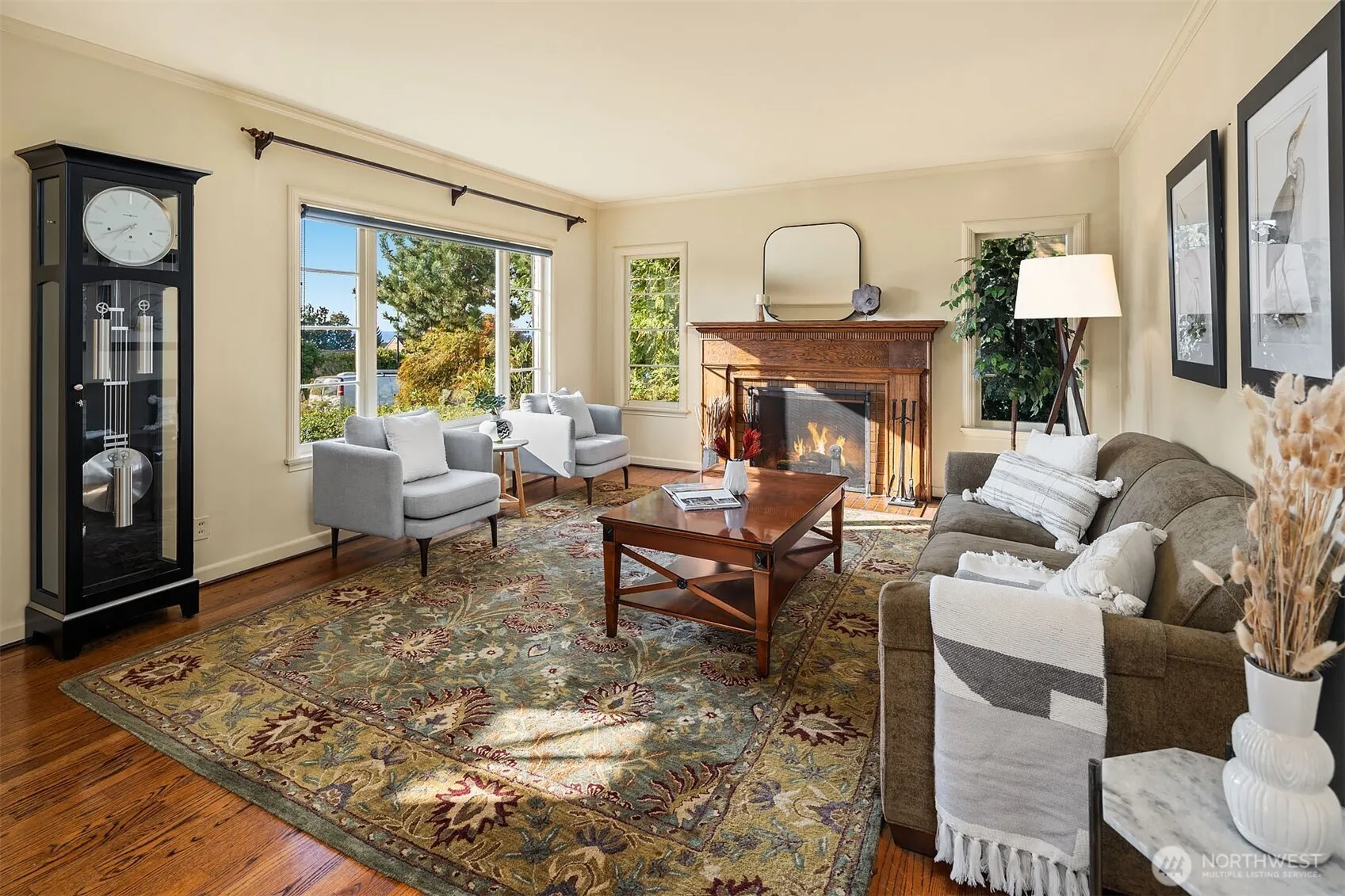 Property photo for 10322 15th Avenue Nw, Seattle photo 3