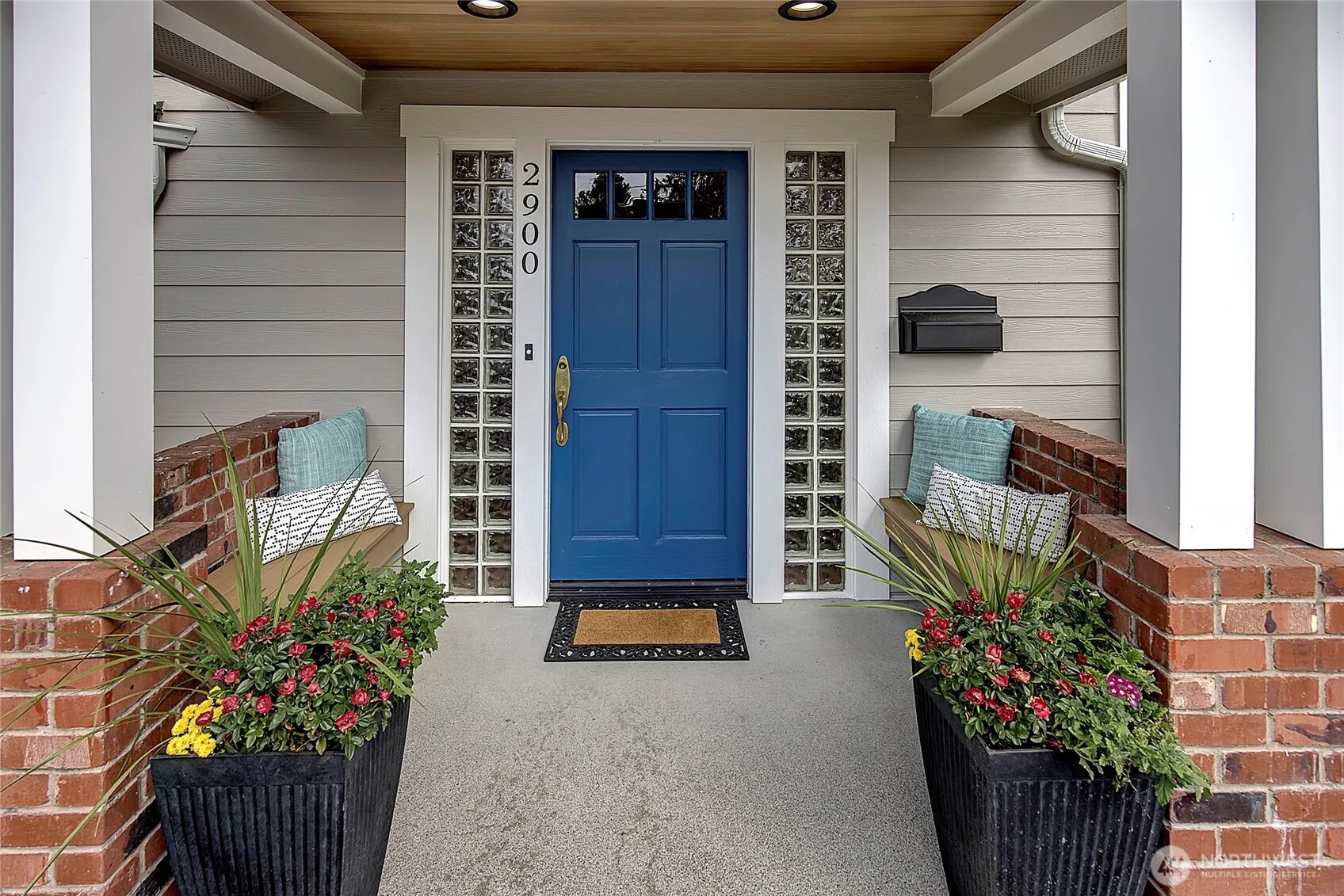 Property photo for 2900 W Newton Street, Seattle photo 4