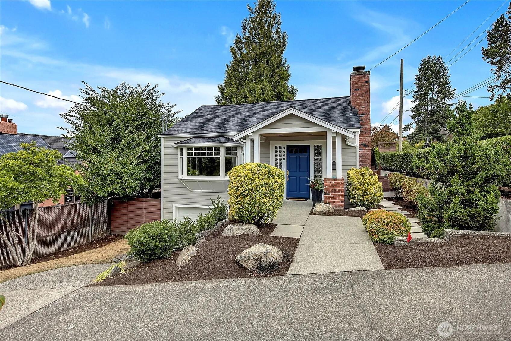 Property photo for 2900 W Newton Street, Seattle photo 3