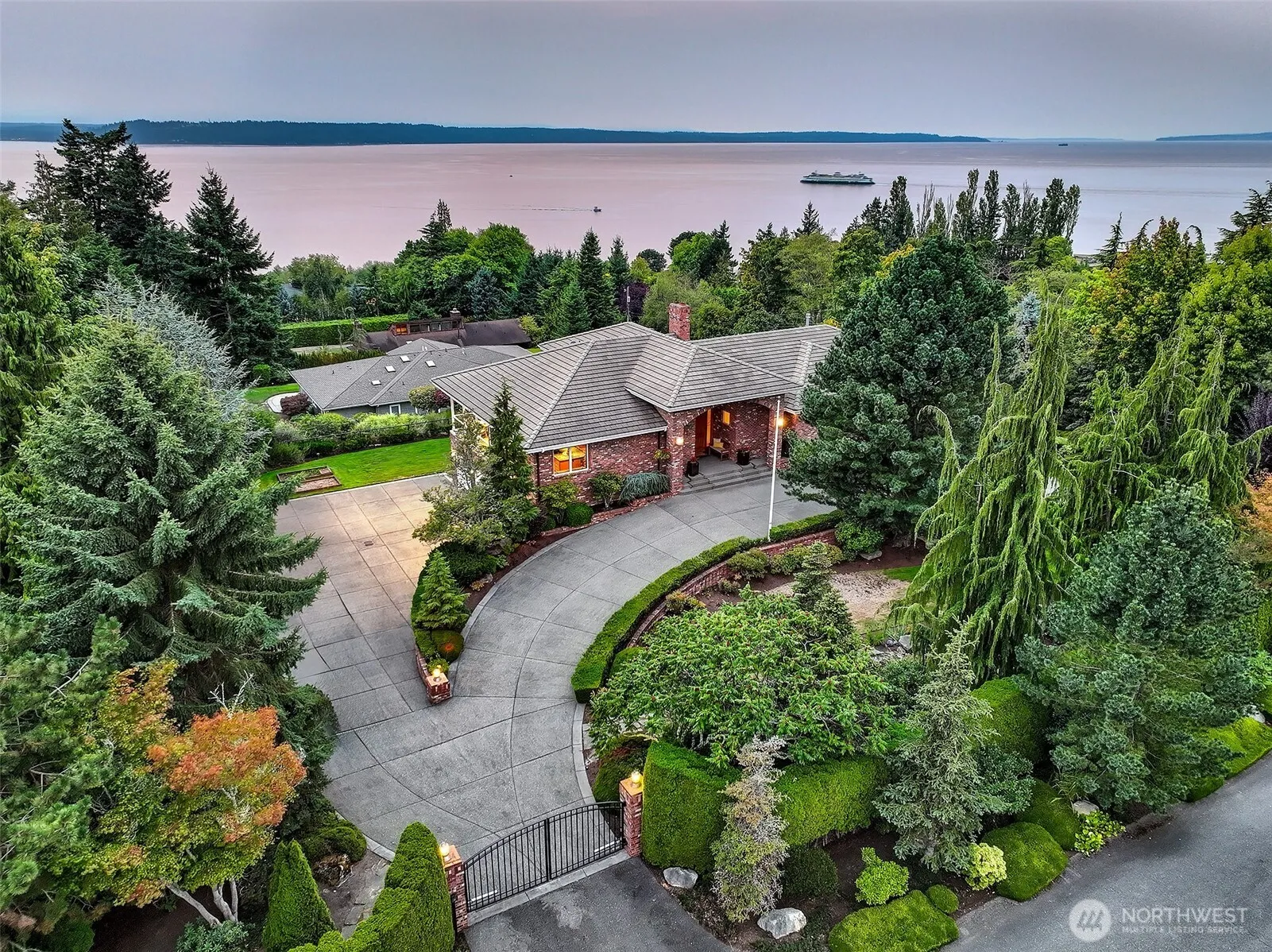 Property photo for 21722 Chinook Road, Woodway