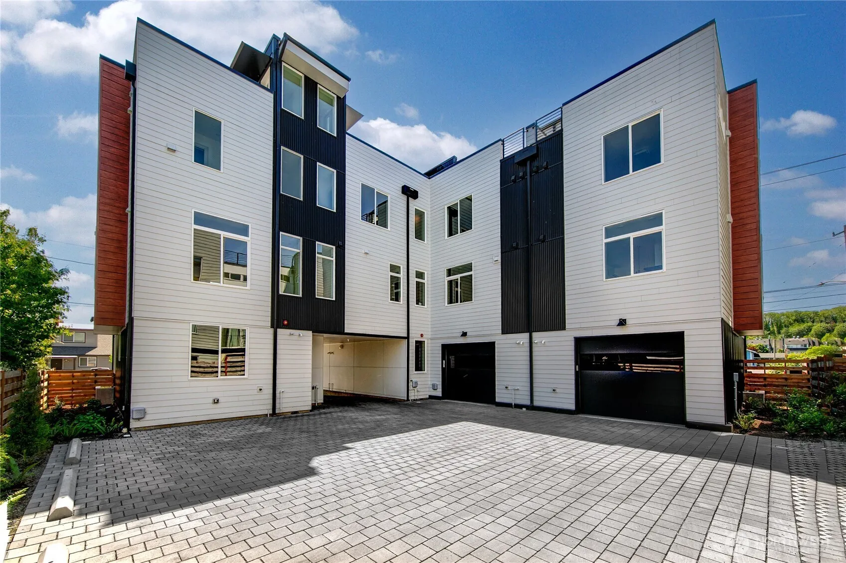 Property photo for 7558 43rd Avenue S, Seattle photo 4