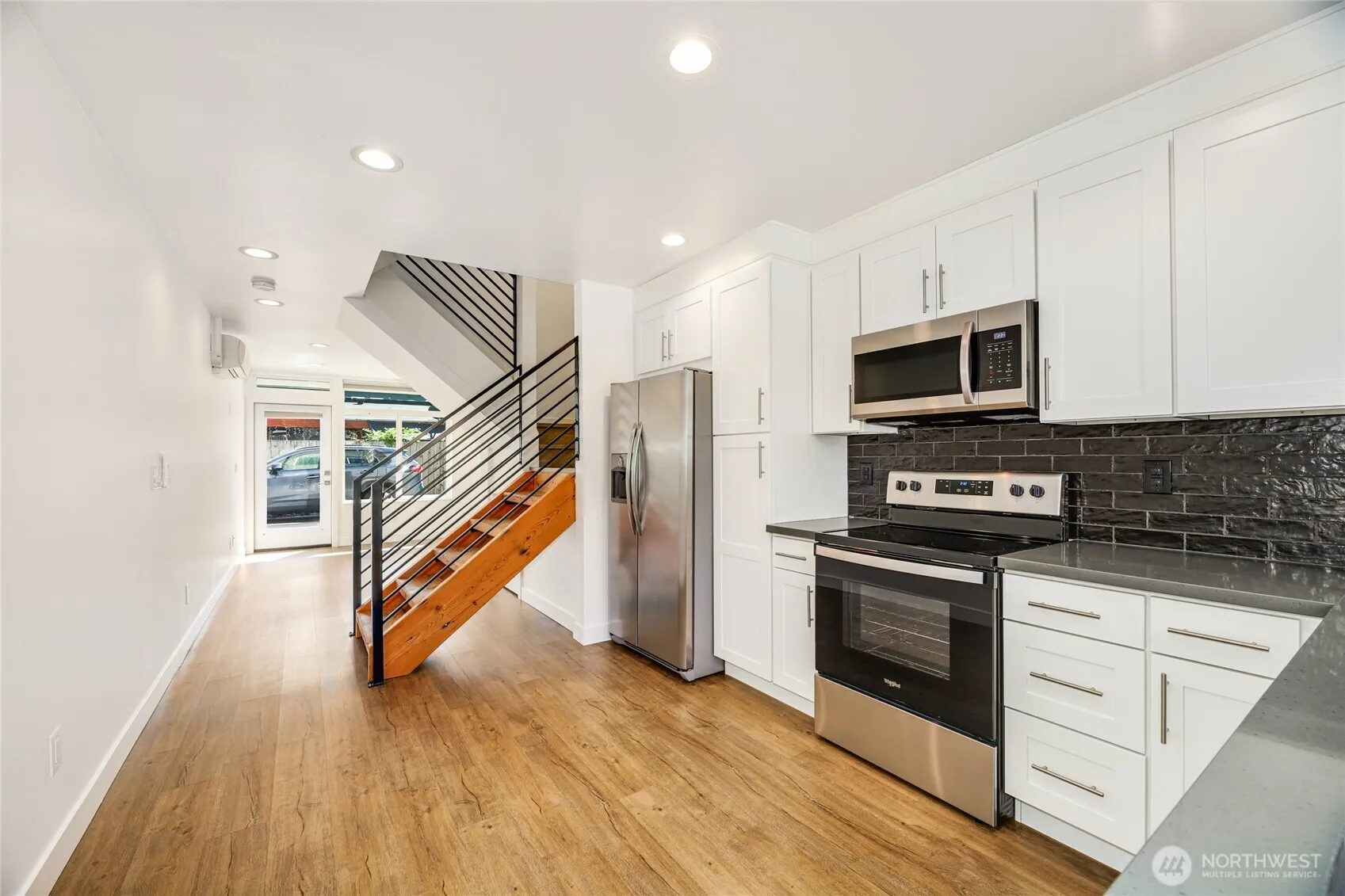 Property photo for 1053 S Cloverdale Street, Seattle photo 5