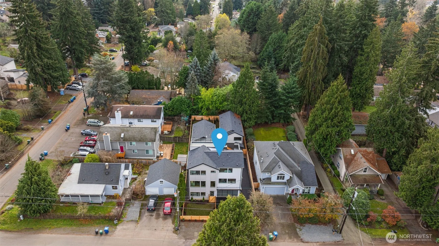 Property photo for 3633 Ne 120th Street, Seattle photo 2