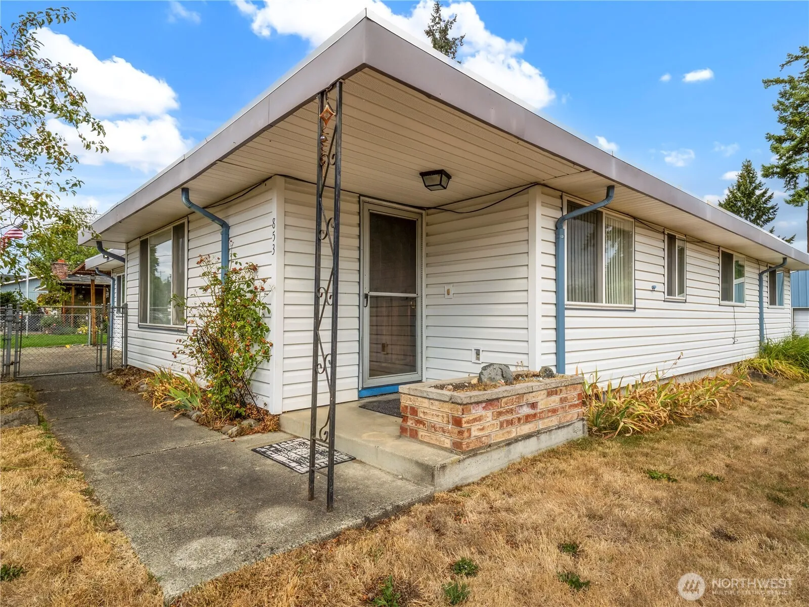 Property photo for 853 141st Street S, Tacoma photo 2