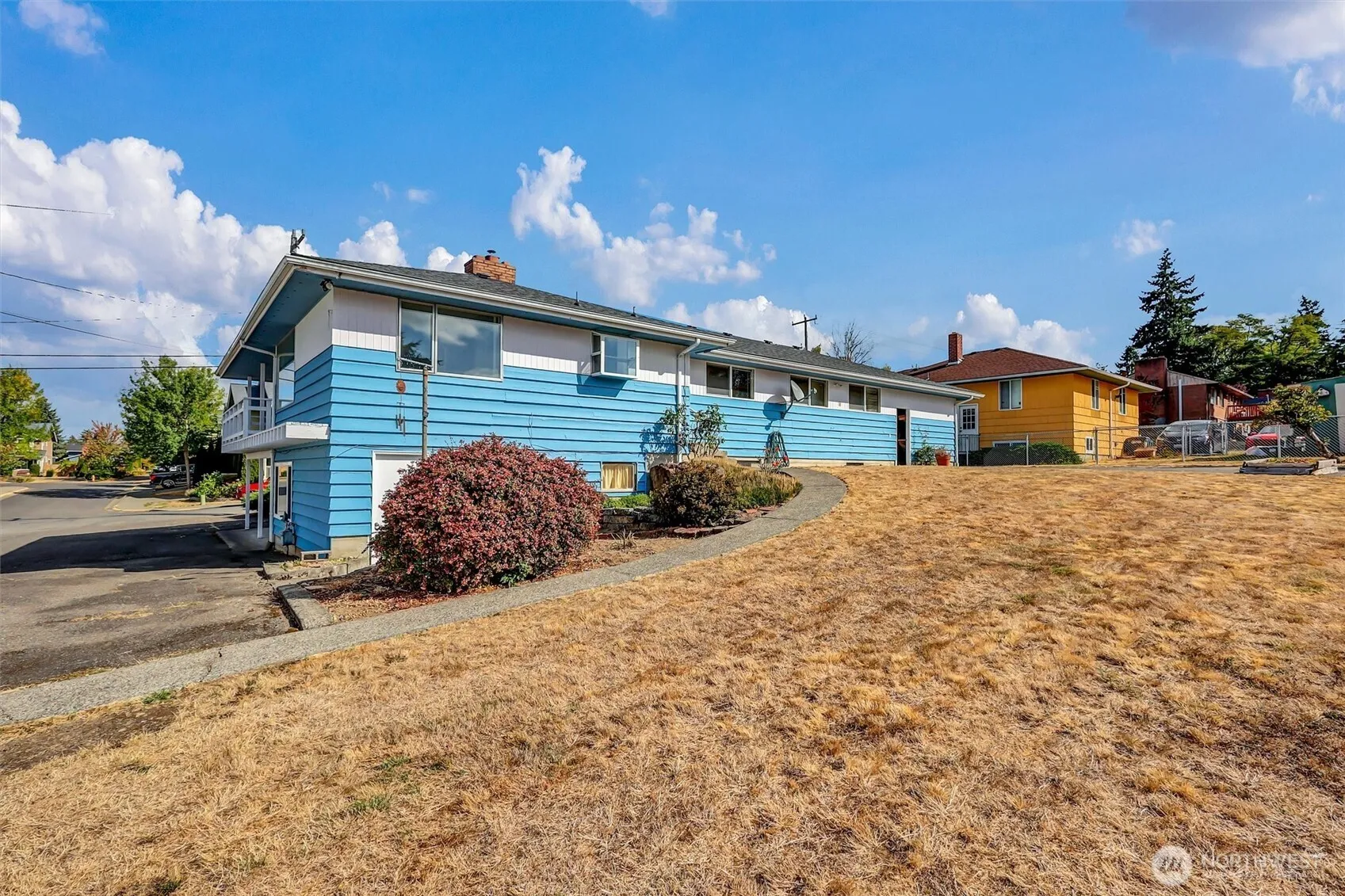 Property photo for 845 Sw 122nd Street, Seattle photo 3