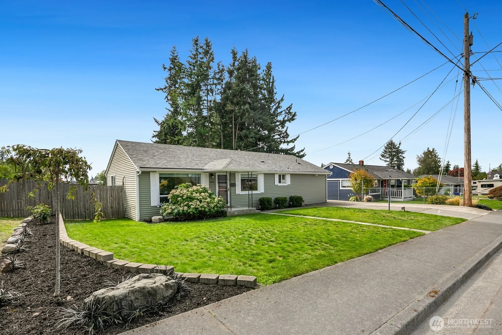 Property photo for 2304 6th Avenue, Everett photo 2