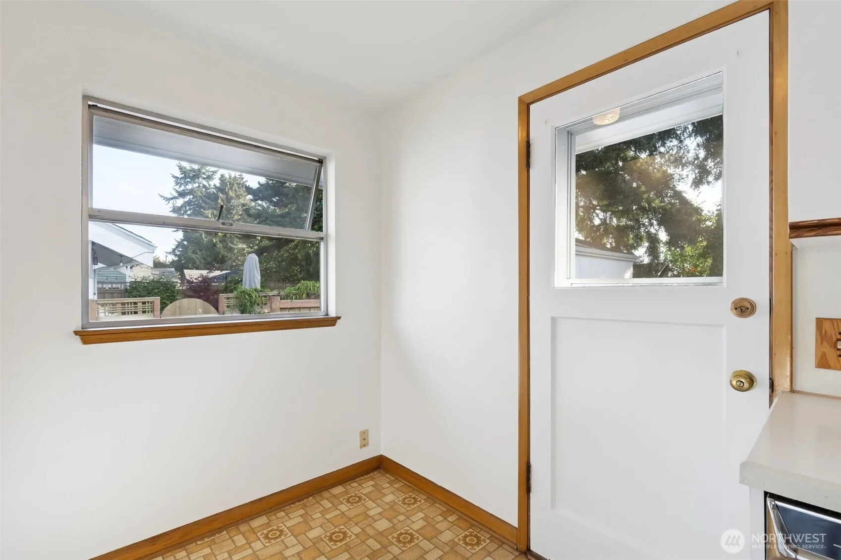 Property photo for 3236 38th Avenue Sw, Seattle photo 5