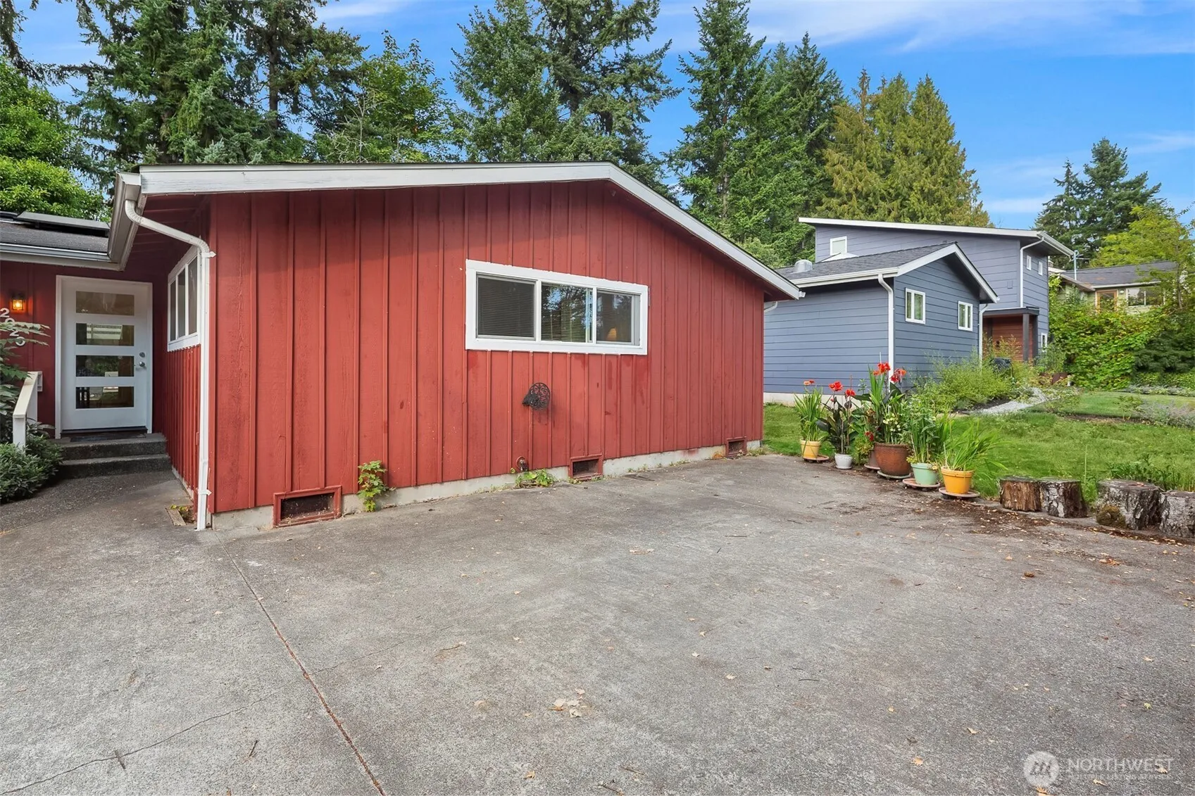 Property photo for 2020 Ne 102nd Street, Seattle photo 3