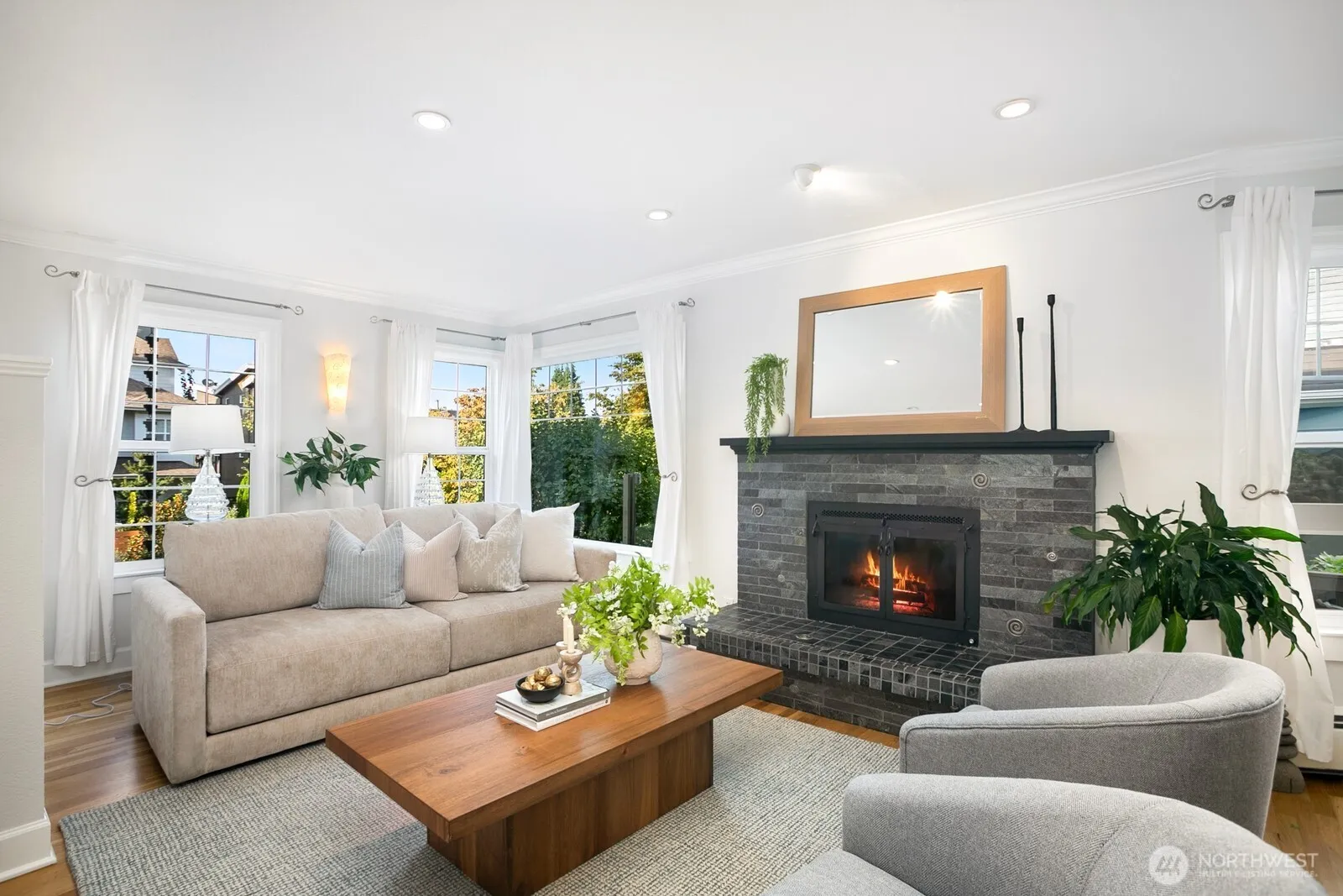 Property photo for 119 Ne 63rd Street, Seattle photo 3