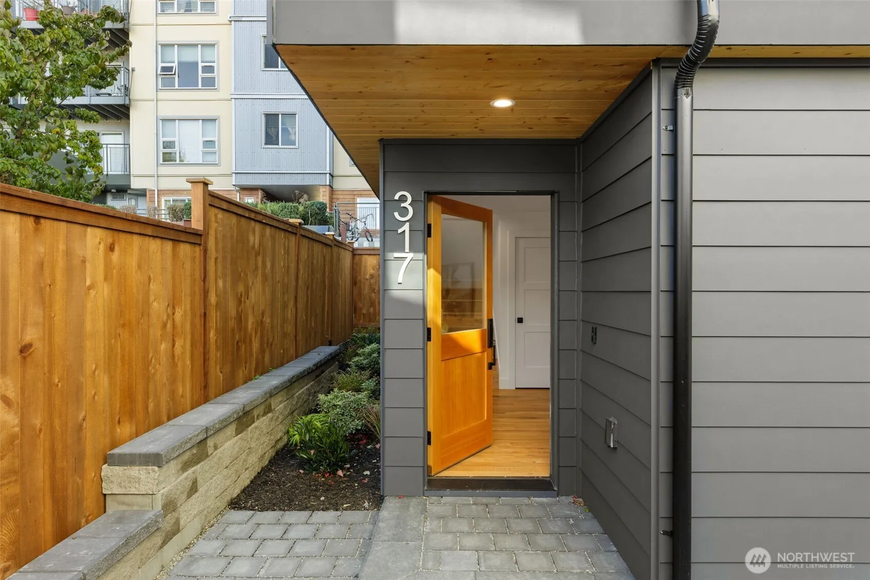 Property photo for 317 Nw 86th Street, Seattle photo 3