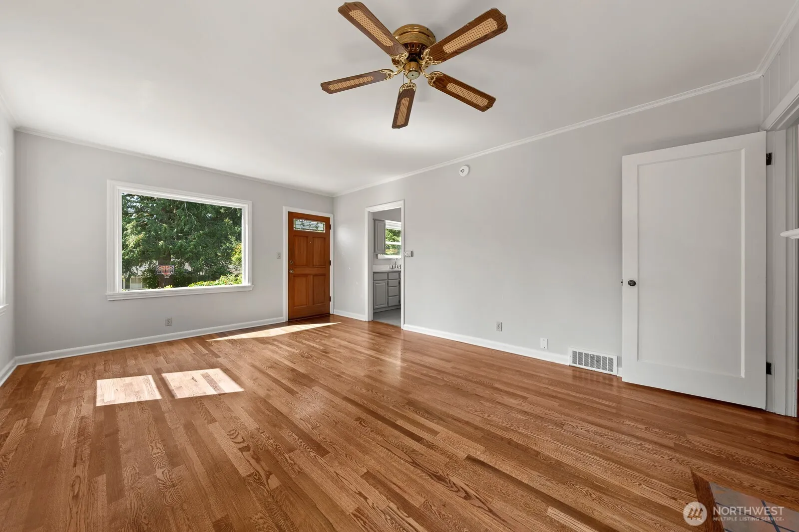 Property photo for 13726 23rd Avenue Ne, Seattle photo 5