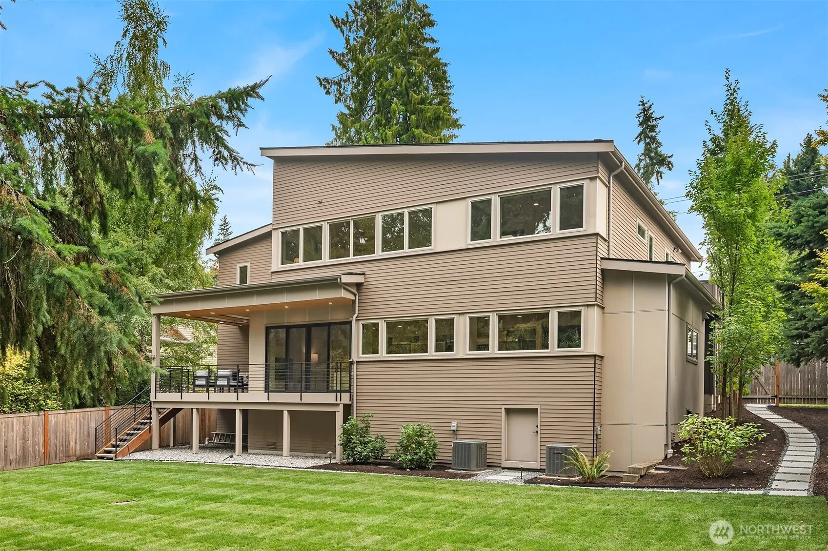 Property photo for 2718 Ne 90th Street, Seattle photo 3