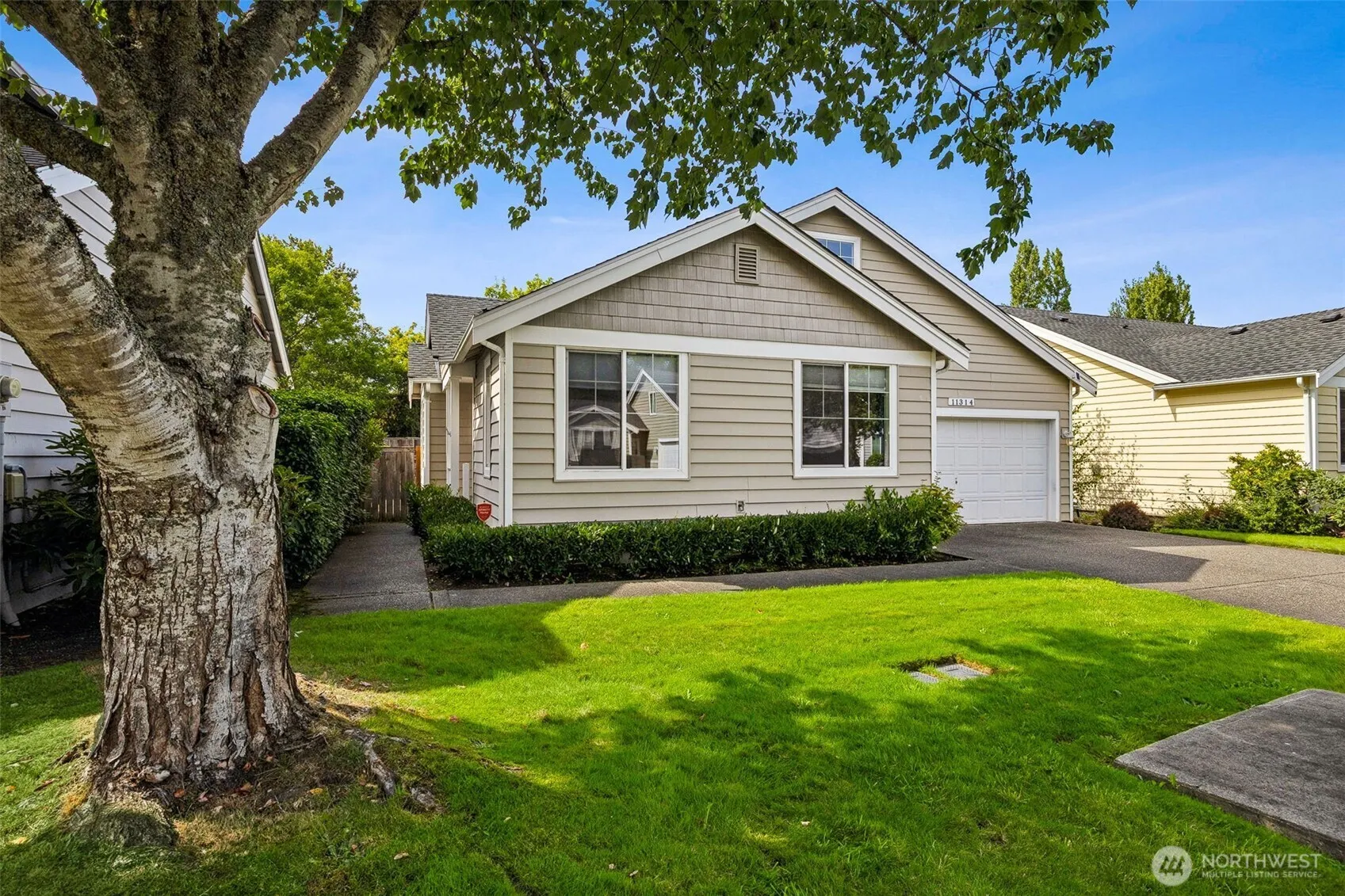 Property photo for 11314 3rd Avenue Ct E, Tacoma photo 2