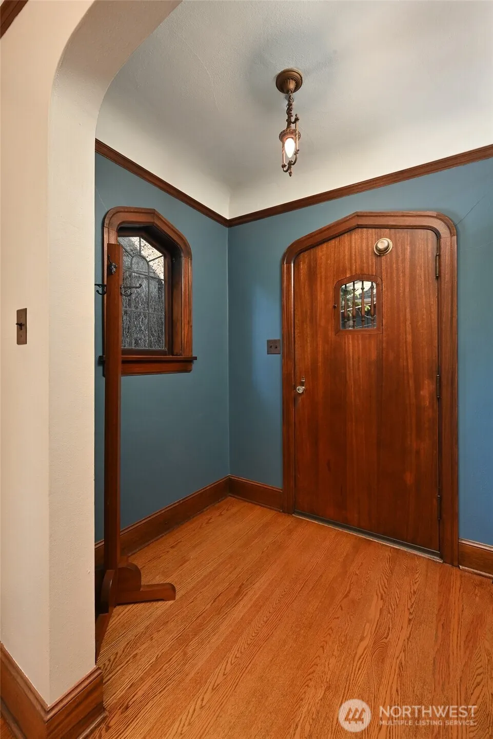 Property photo for 6732 5th Avenue Nw, Seattle photo 4