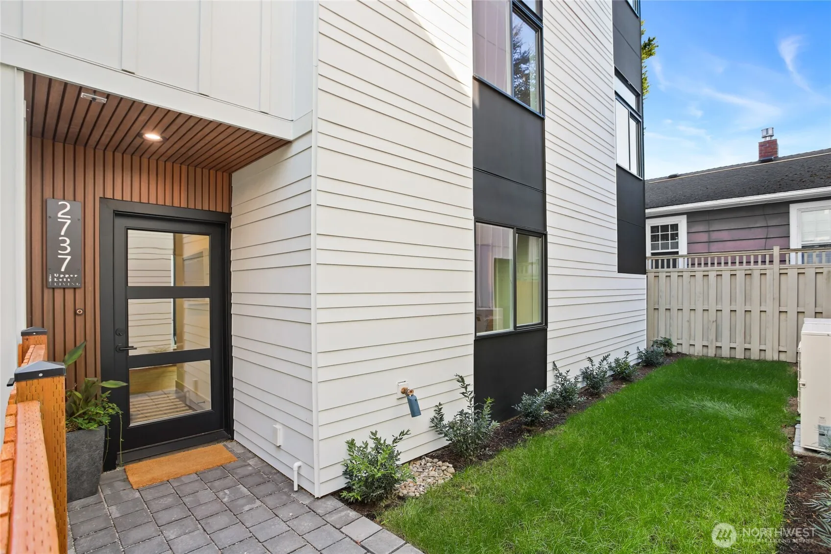 Property photo for 2737 59th Avenue Sw, Seattle