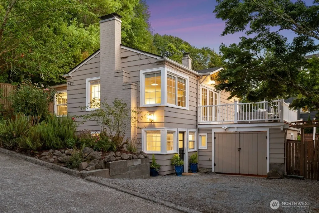 Property photo for 4431 Sw Kenyon Place, Seattle