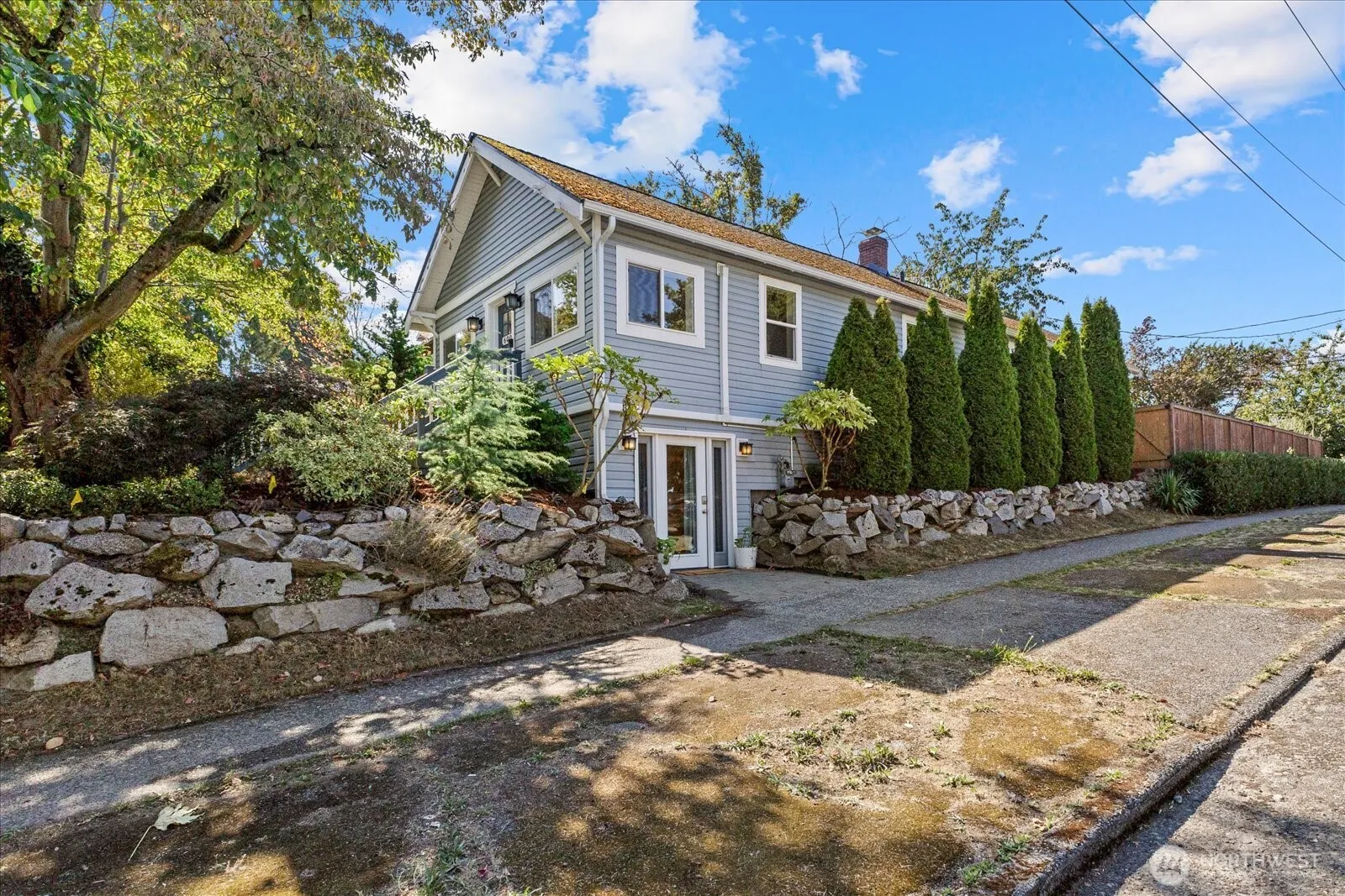 Property photo for 6001 38th Avenue Sw, Seattle photo 3