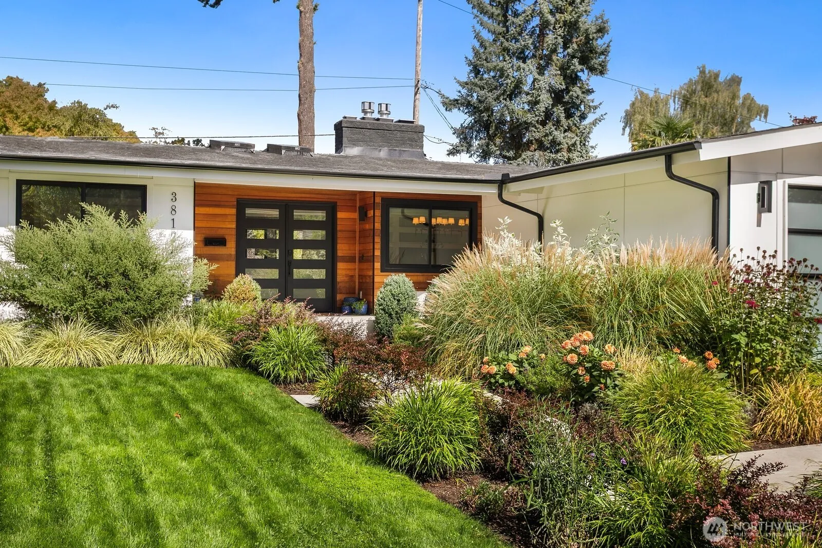 Property photo for 3812 E Crockett Street, Seattle photo 3