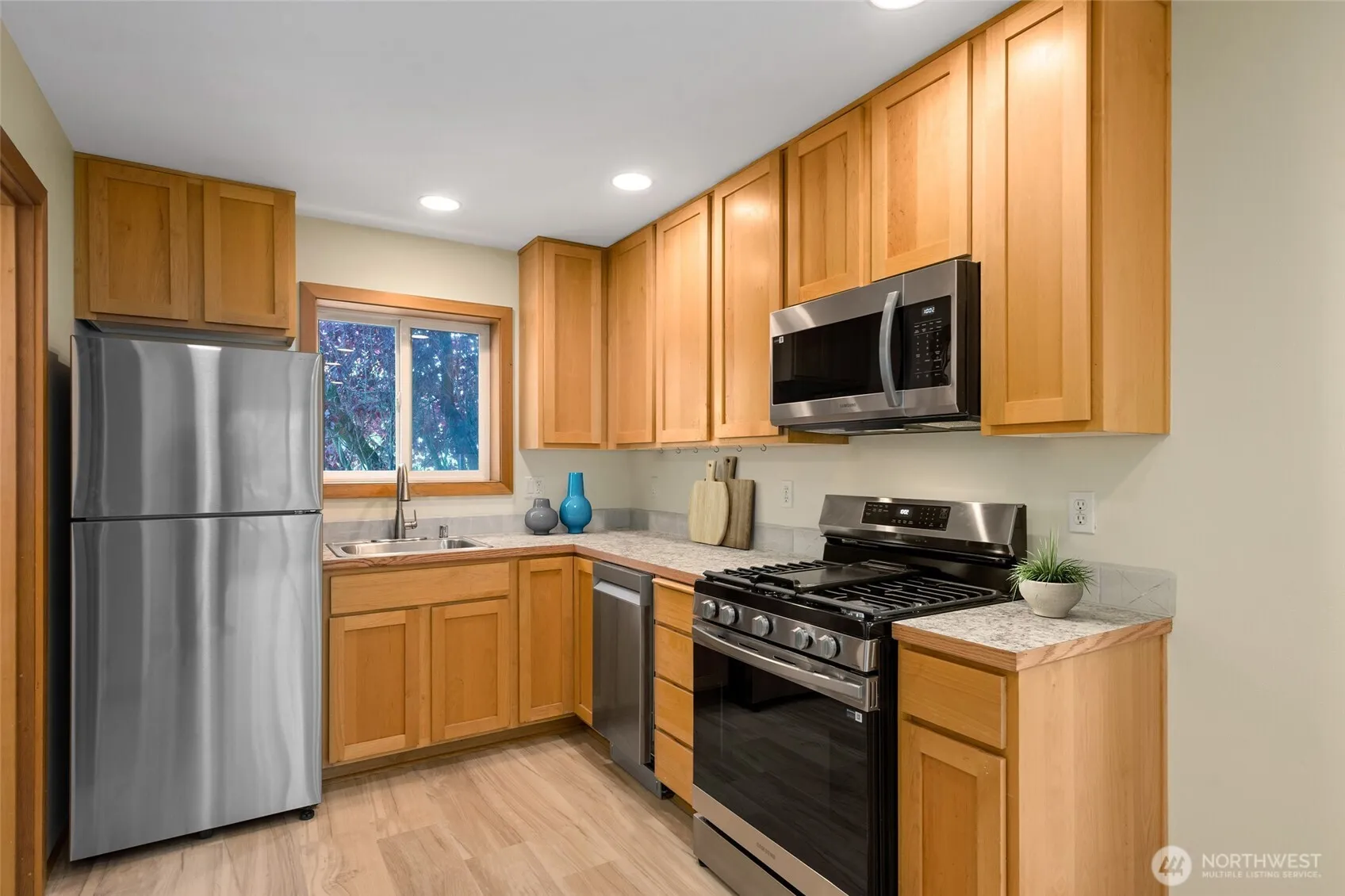 Property photo for 4533 40th Avenue Sw #c, Seattle photo 5