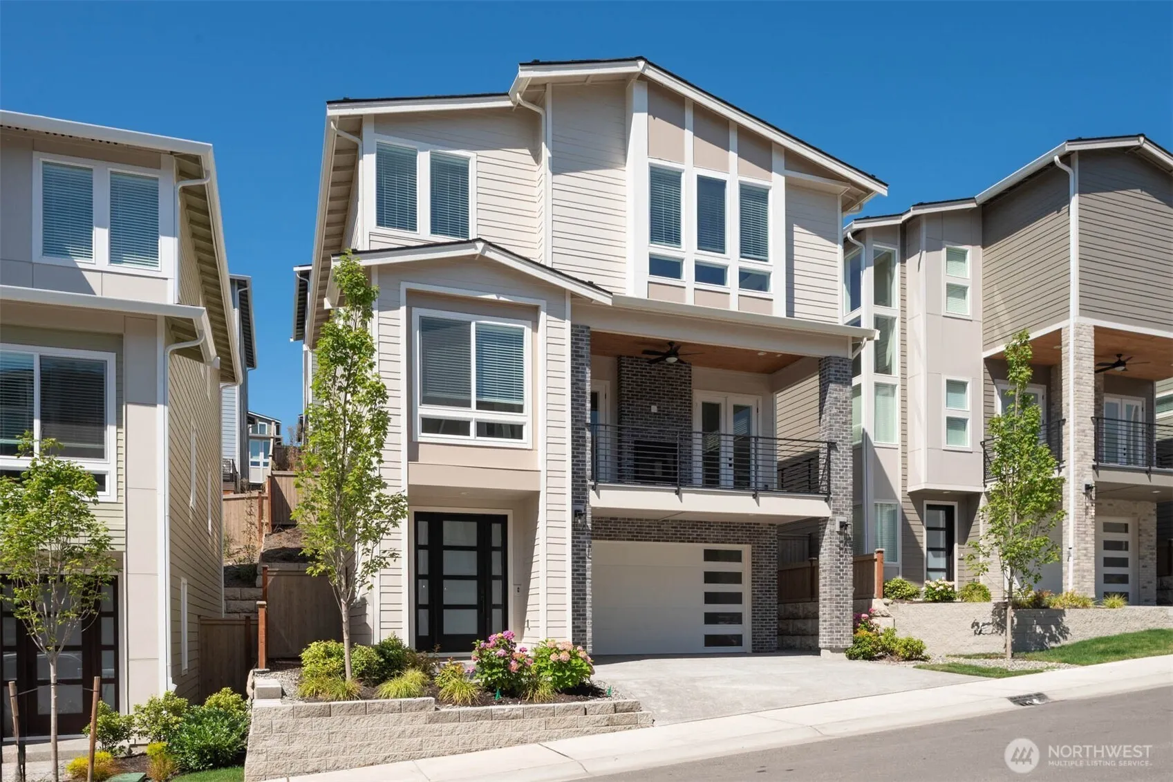Property photo for 7585 S 130th Place, Seattle