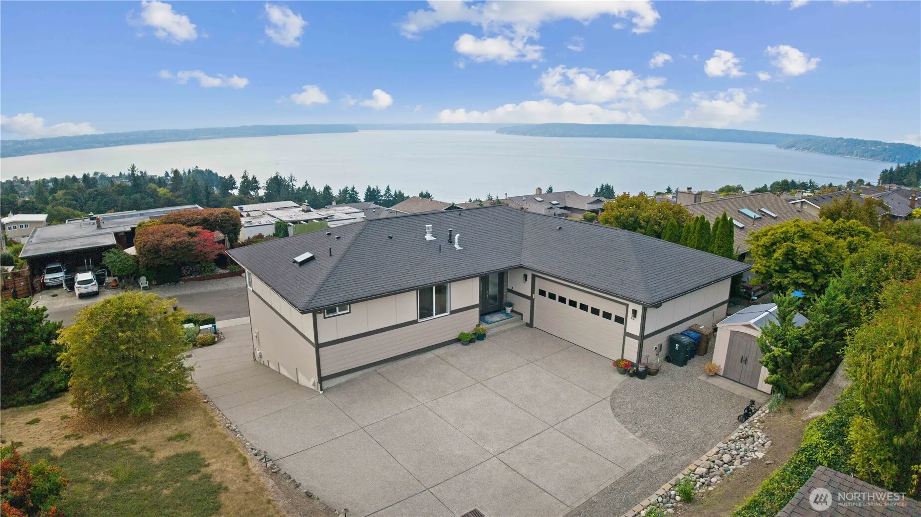 Property photo for 5521 Frances Avenue Ne, Tacoma photo 3