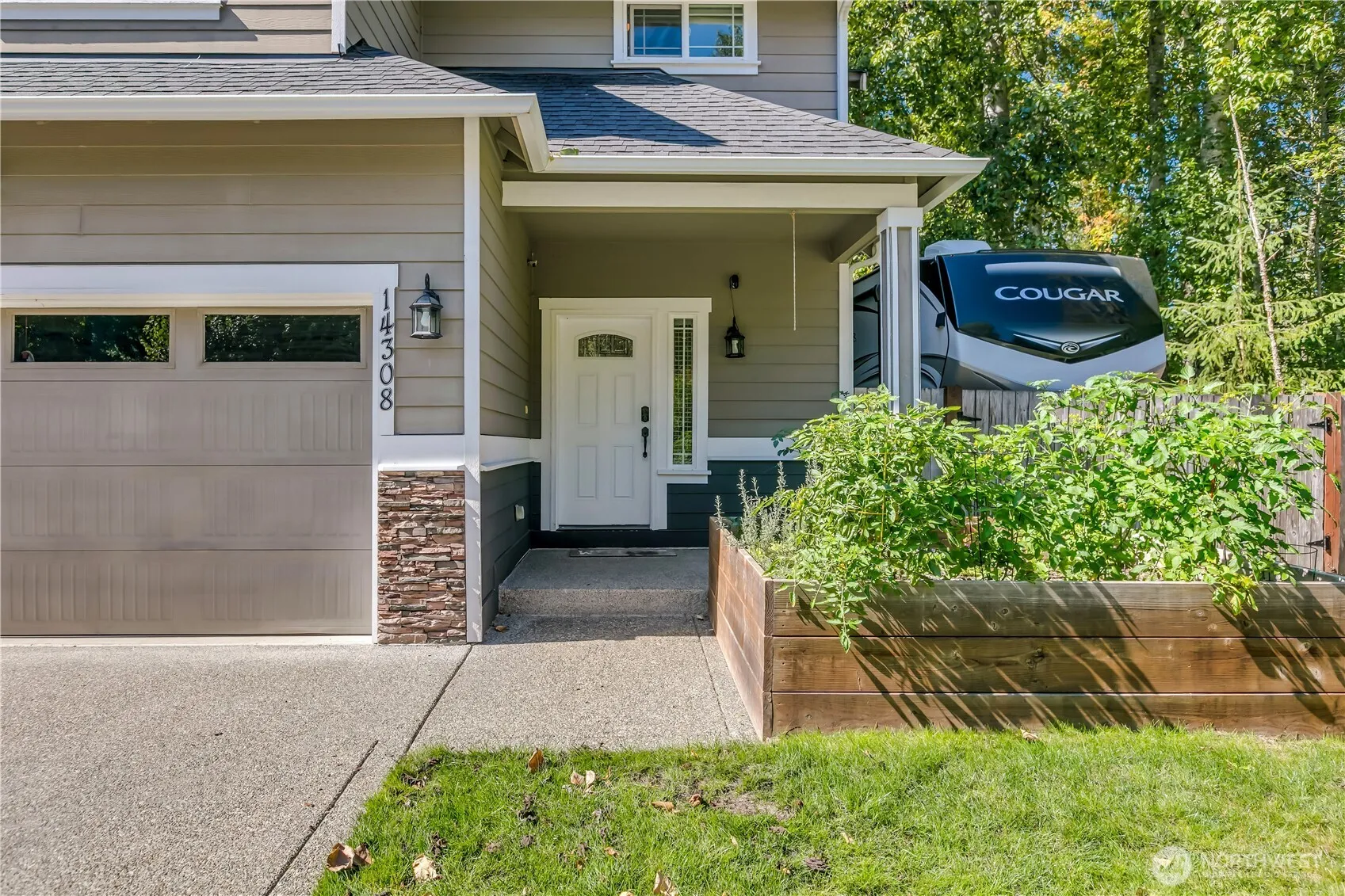 Property photo for 14308 92nd Avenue E, Puyallup photo 2