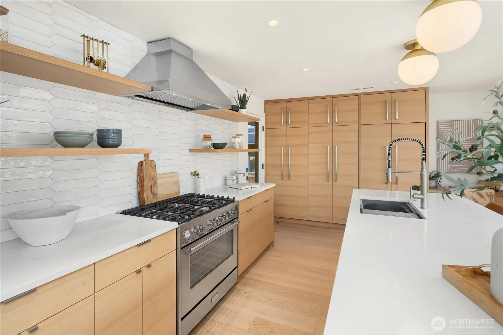 Property photo for 10706 12th Avenue Nw, Seattle photo 3