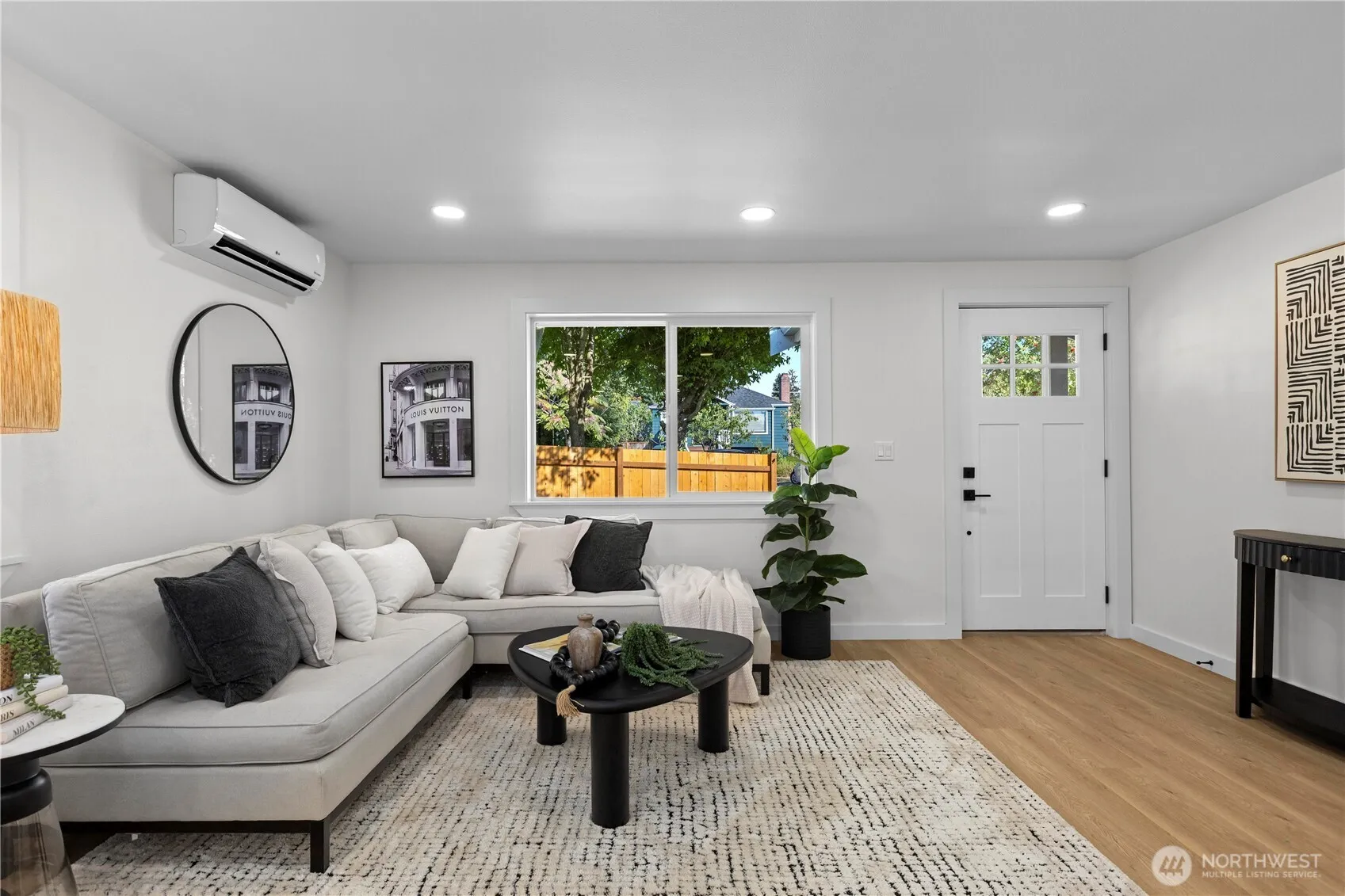 Property photo for 9739 Evanston Avenue N, Seattle photo 4