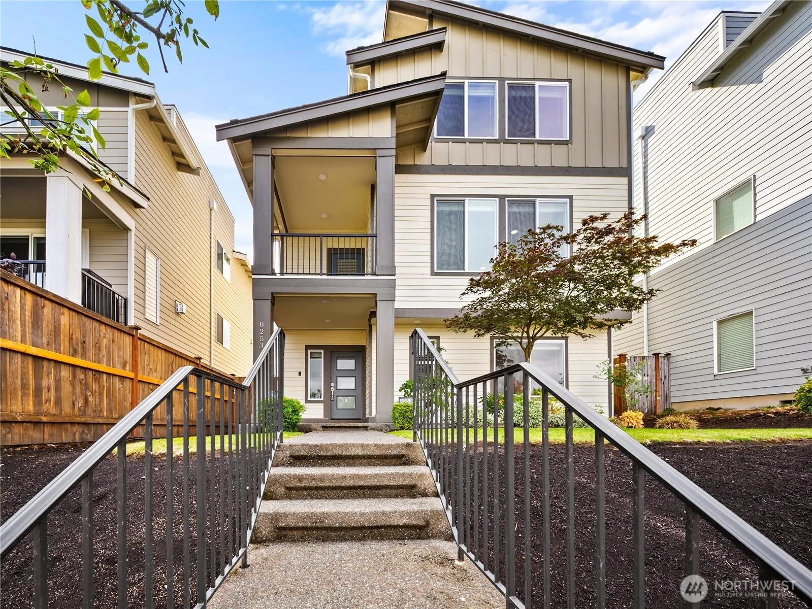 Property photo for 8253 S 118th Street, Seattle photo 2
