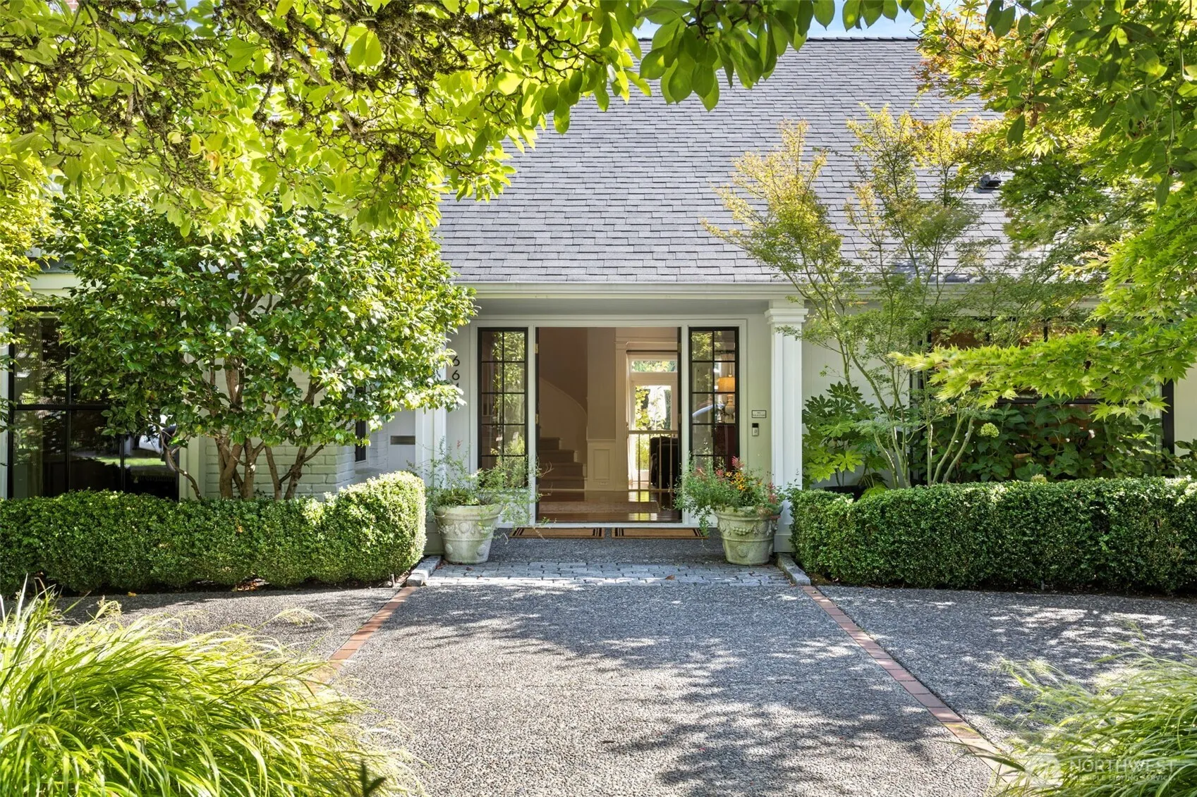 Property photo for 6641 Ne Windermere Road, Seattle photo 2