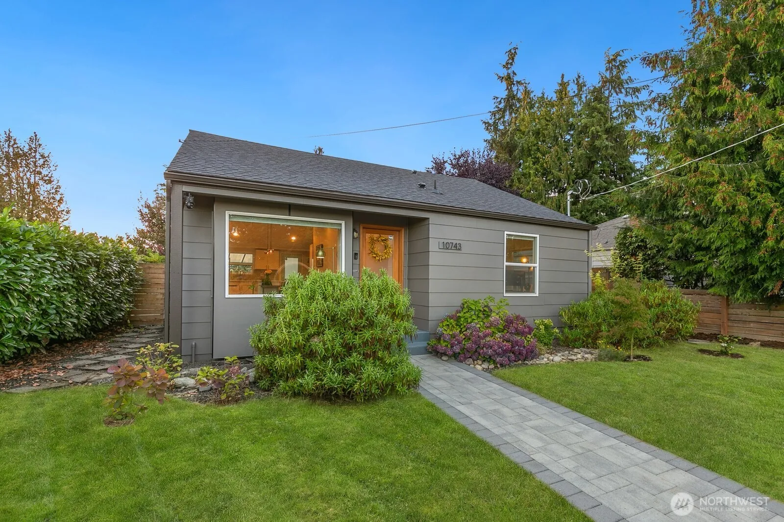 Property photo for 10743 Fremont Avenue N, Seattle photo 3