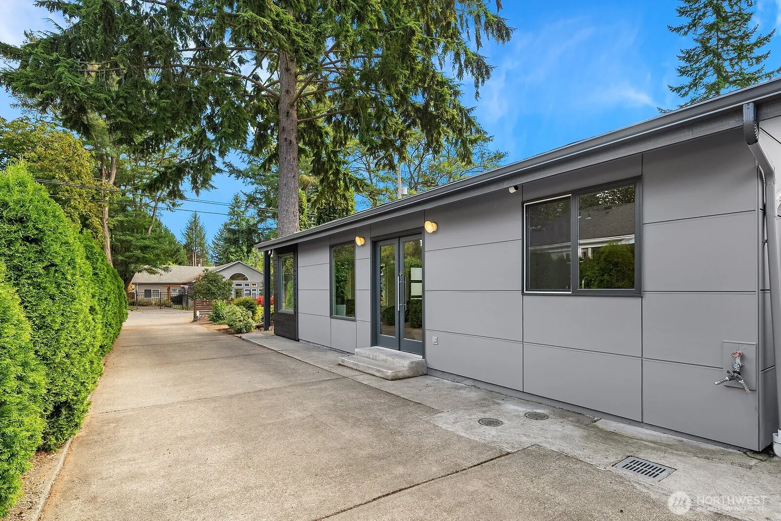 Property photo for 11519 17th Avenue Ne, Seattle photo 3