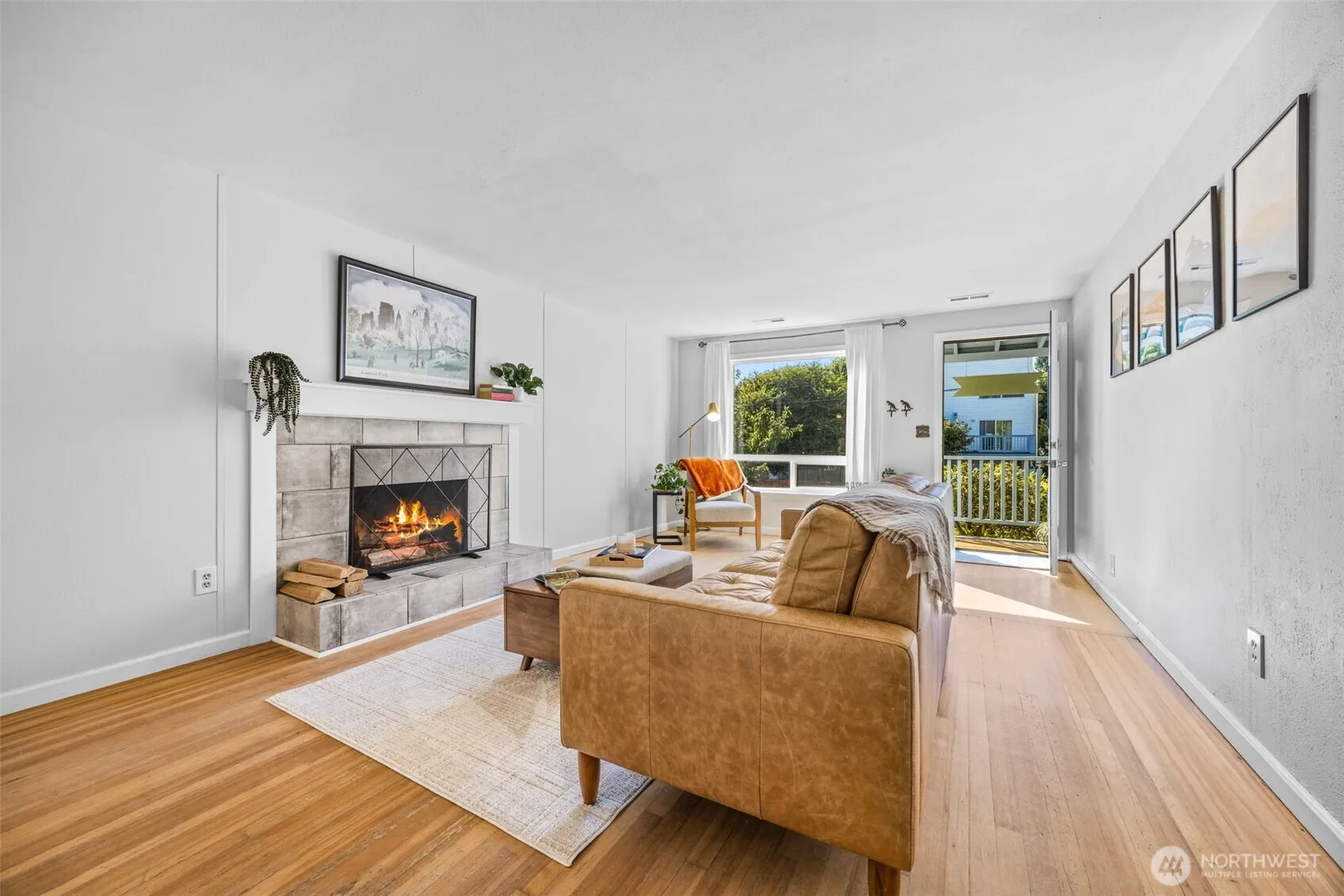 Property photo for 10332 Midvale Avenue N, Seattle photo 4